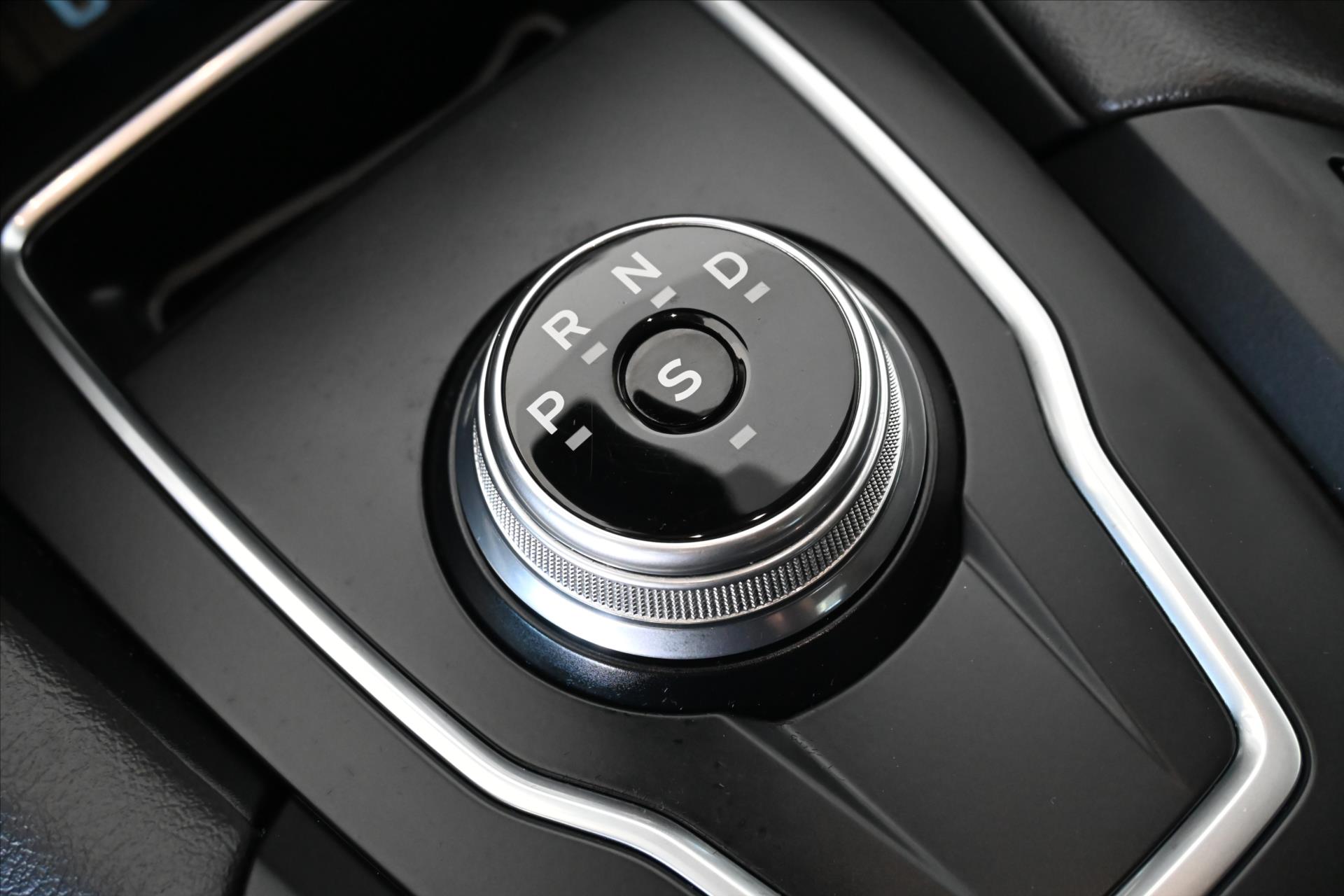 Hlavní fotografie vozu Ford Mondeo 2,0 EcoBlue 110 kW AT8 Trend Záruka až 5 let (22)