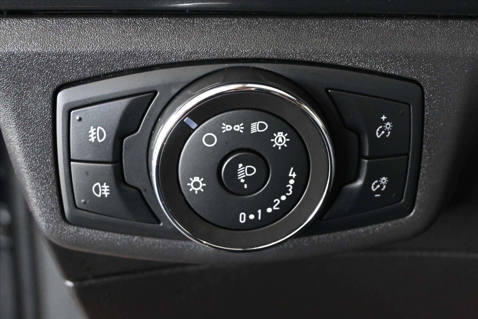 Hlavní fotografie vozu Ford Mondeo 2,0 EcoBlue 110 kW AT8 Trend Záruka až 5 let (26)