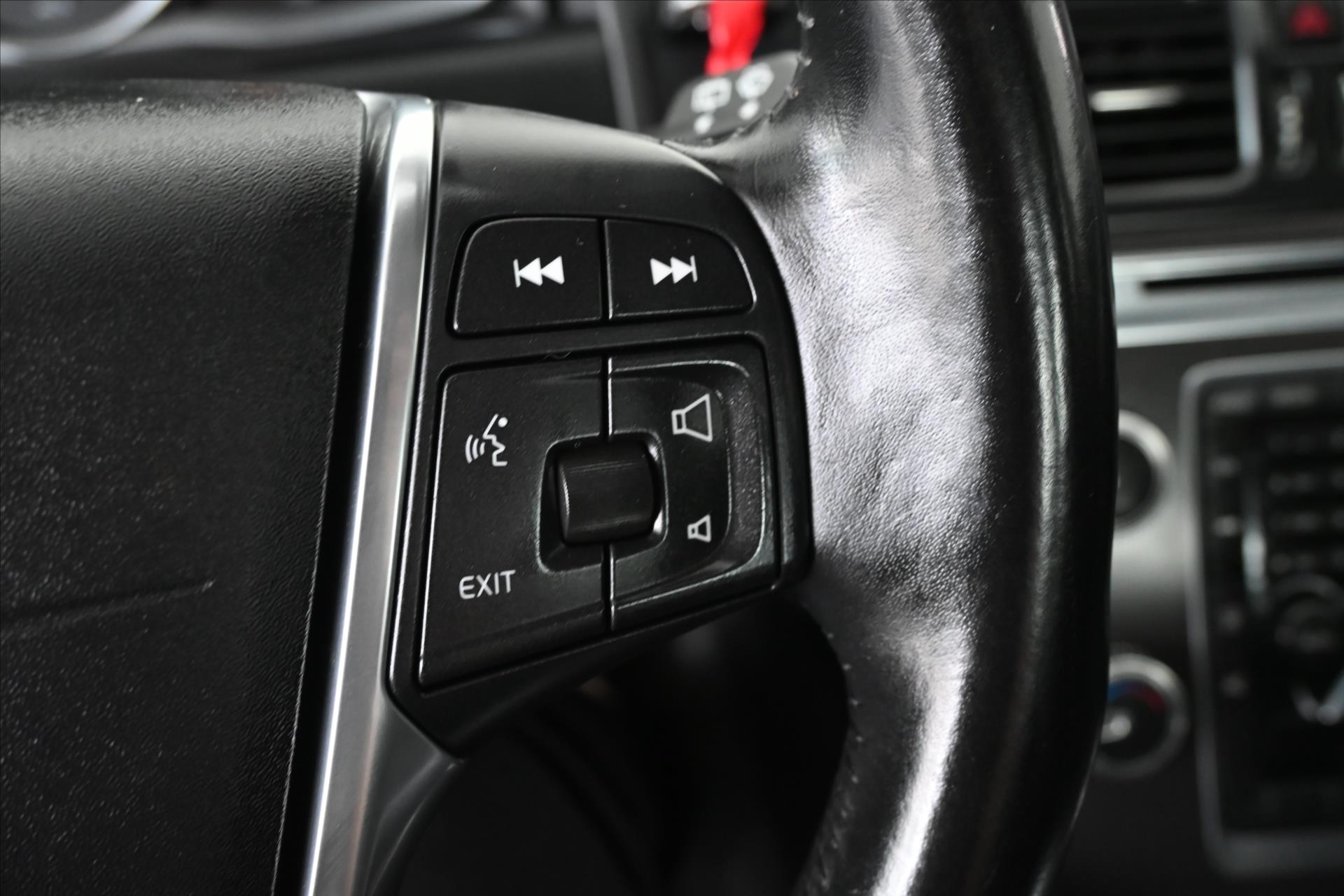 Main photo of the car Volvo XC60 2.4 D5 133 kW AT6 AWD Warranty up to 5 years (19)