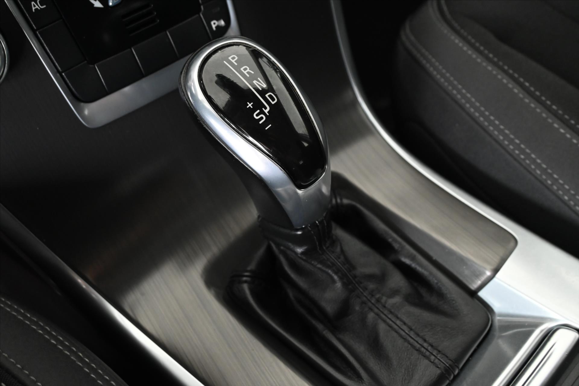 Main photo of the car Volvo XC60 2.4 D5 133 kW AT6 AWD Warranty up to 5 years (22)