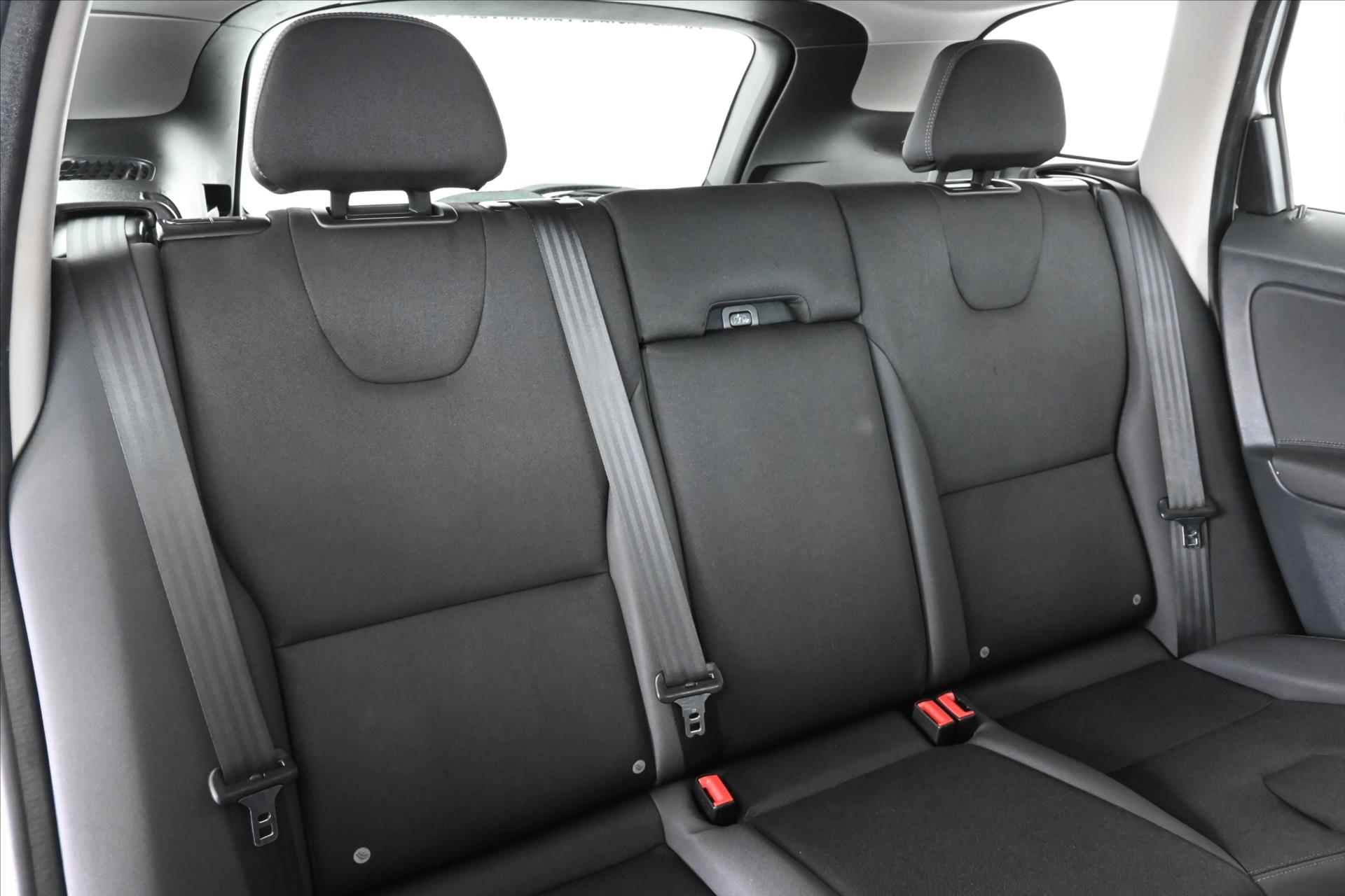 Main photo of the car Volvo XC60 2.4 D5 133 kW AT6 AWD Warranty up to 5 years (27)