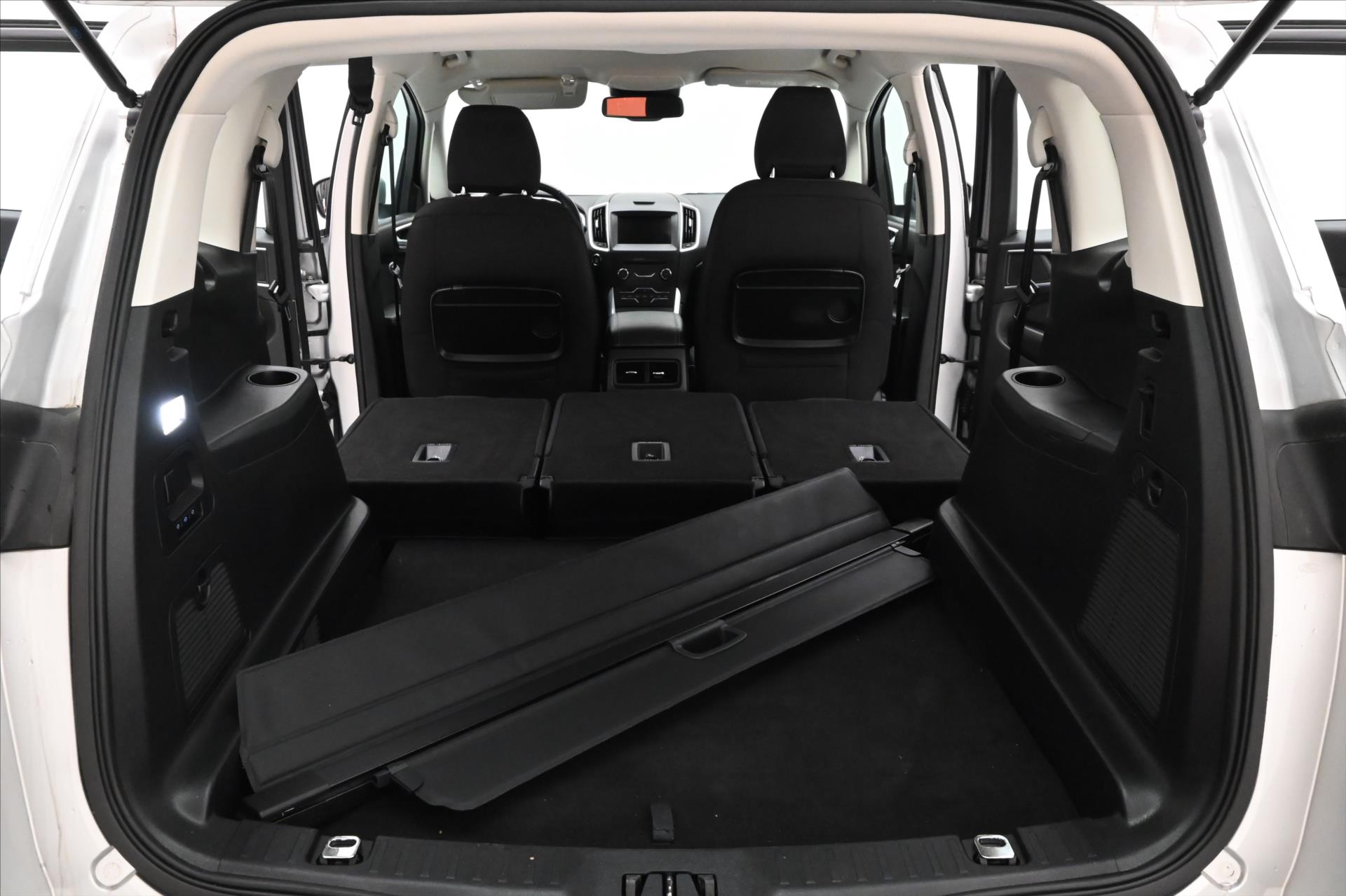 Hlavní fotografie vozu Ford S-MAX 2,0 EcoBlue 140 kW AT8 Titanium Záruka až 5 let (11)