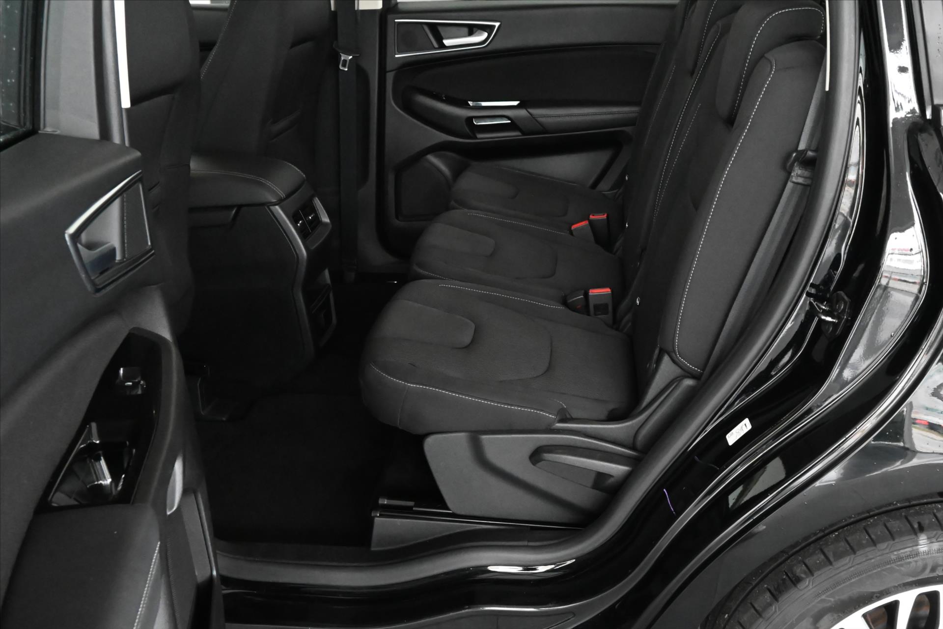 Hlavní fotografie vozu Ford S-MAX 2,0 EcoBlue 110 kW AT8 Titanium Záruka až 5 let (11)