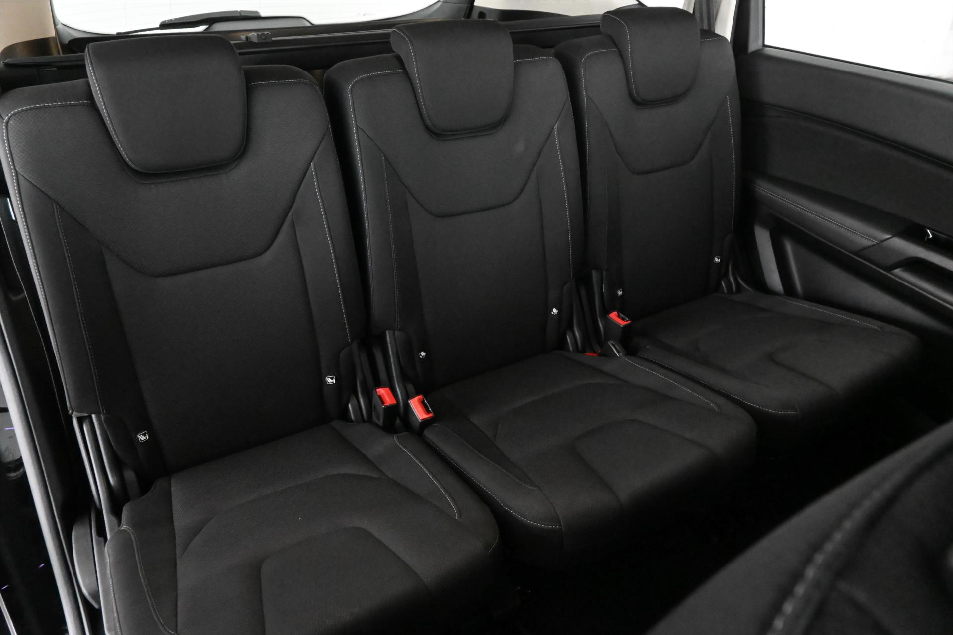 Hlavní fotografie vozu Ford S-MAX 2,0 EcoBlue 110 kW AT8 Titanium Záruka až 5 let (28)