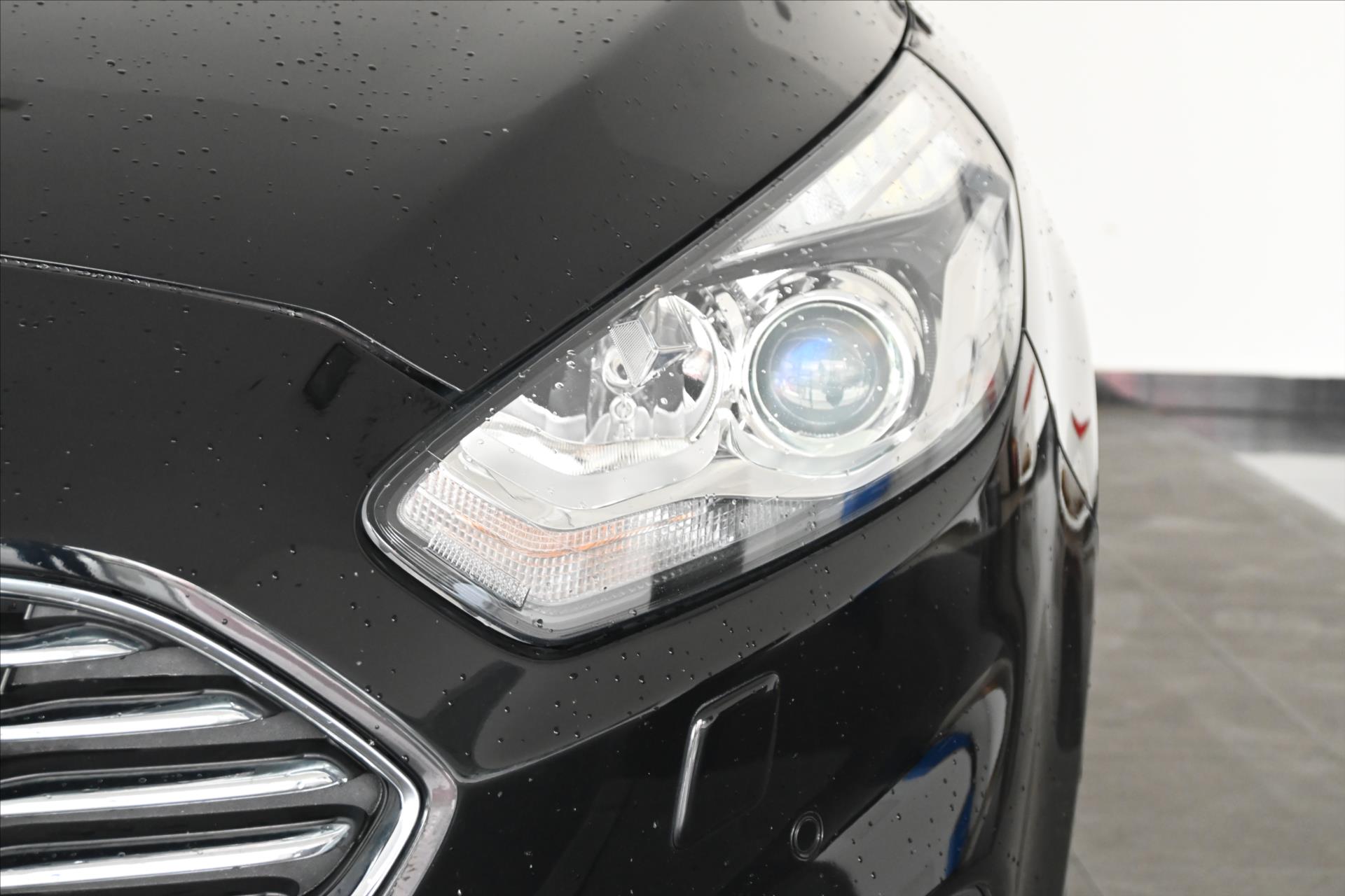 Hlavní fotografie vozu Ford S-MAX 2,0 EcoBlue 110 kW AT8 Titanium Záruka až 5 let (31)