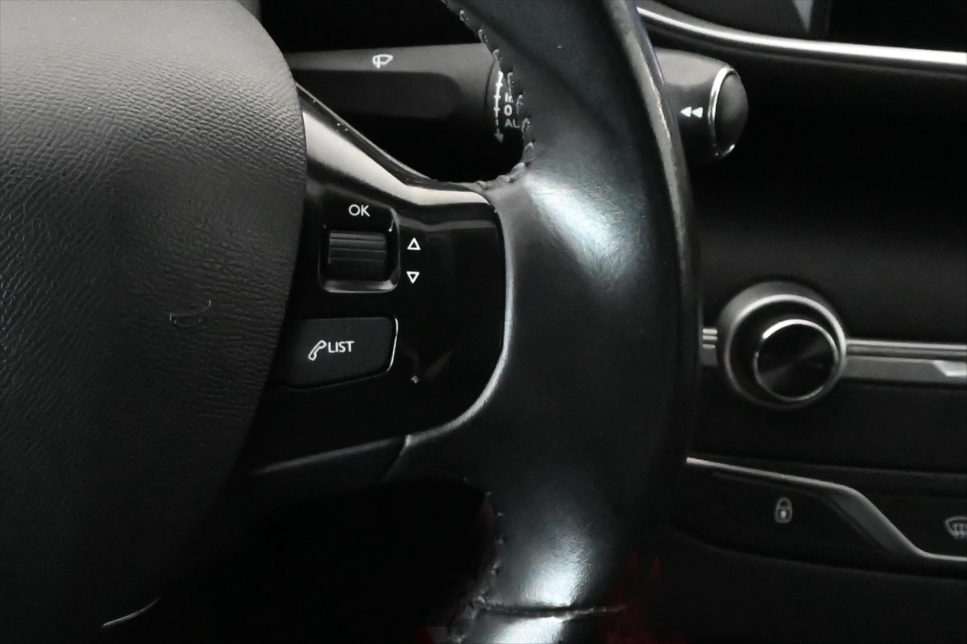 Hlavní fotografie vozu Peugeot 308 1,5 SW BlueHdi 96 kW Active Záruka až 5 let (19)