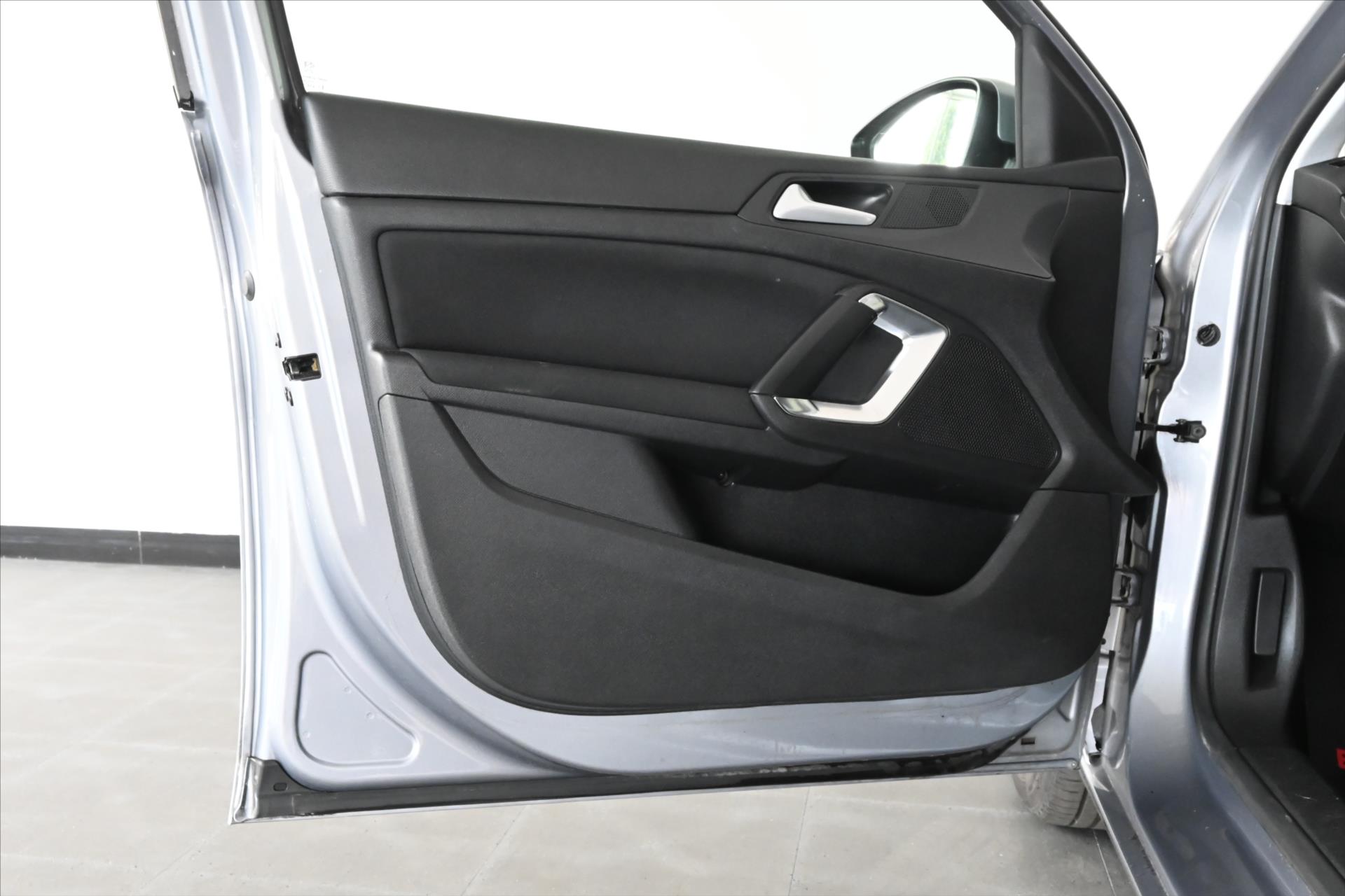 Hlavní fotografie vozu Peugeot 308 1,5 SW BlueHdi 96 kW Active Záruka až 5 let (26)