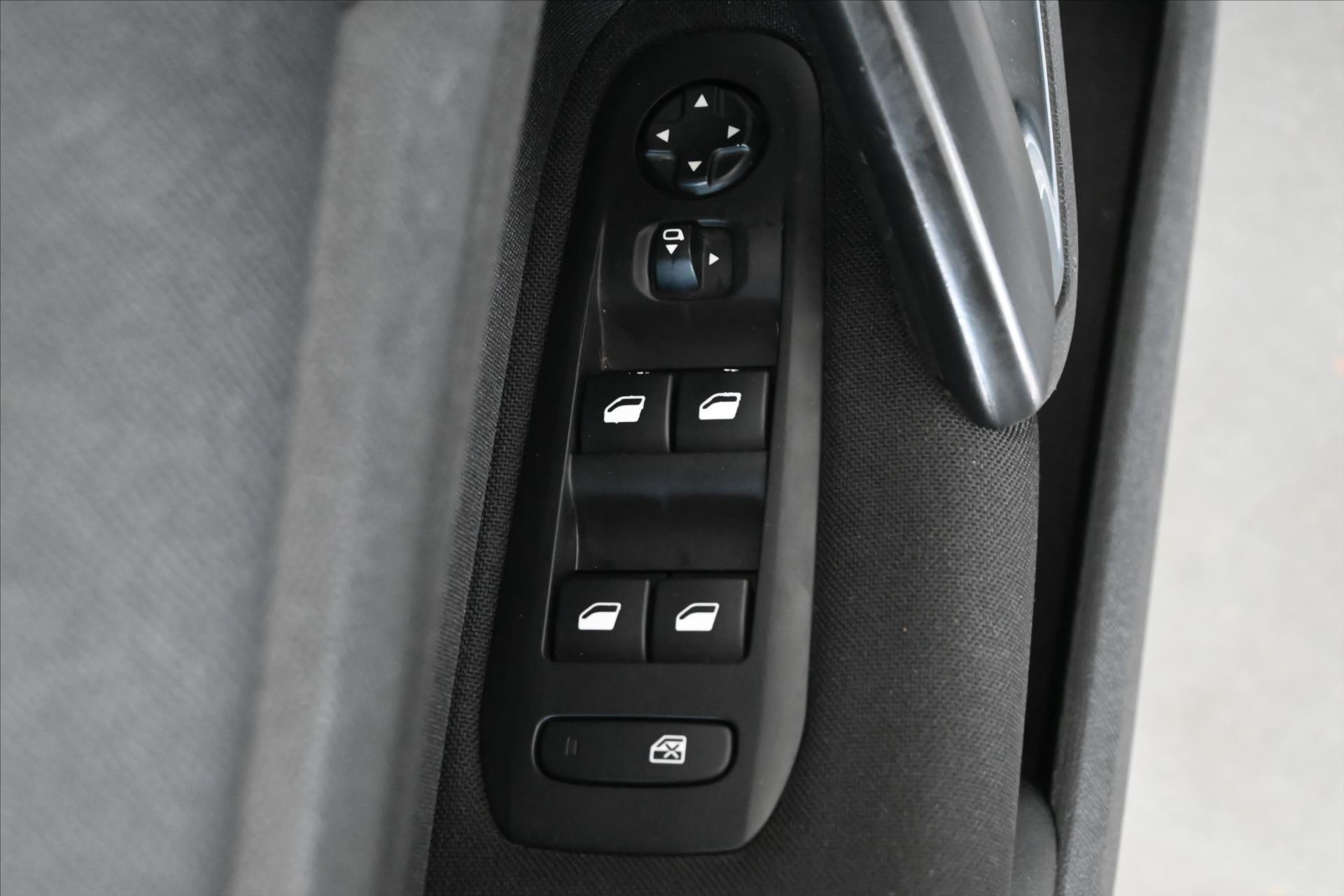 Hlavní fotografie vozu Peugeot 308 1,5 SW BlueHdi 96 kW Active Záruka až 5 let (27)