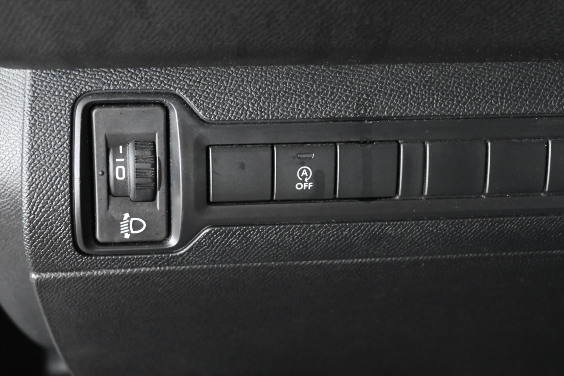 Hlavní fotografie vozu Peugeot 308 1,5 SW BlueHdi 96 kW Active Záruka až 5 let (28)