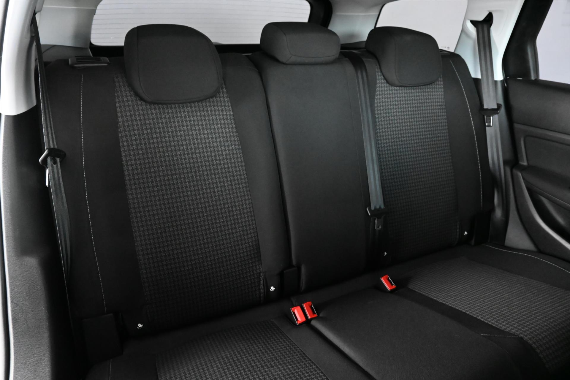 Hlavní fotografie vozu Peugeot 308 1,5 SW BlueHdi 96 kW Active Záruka až 5 let (29)