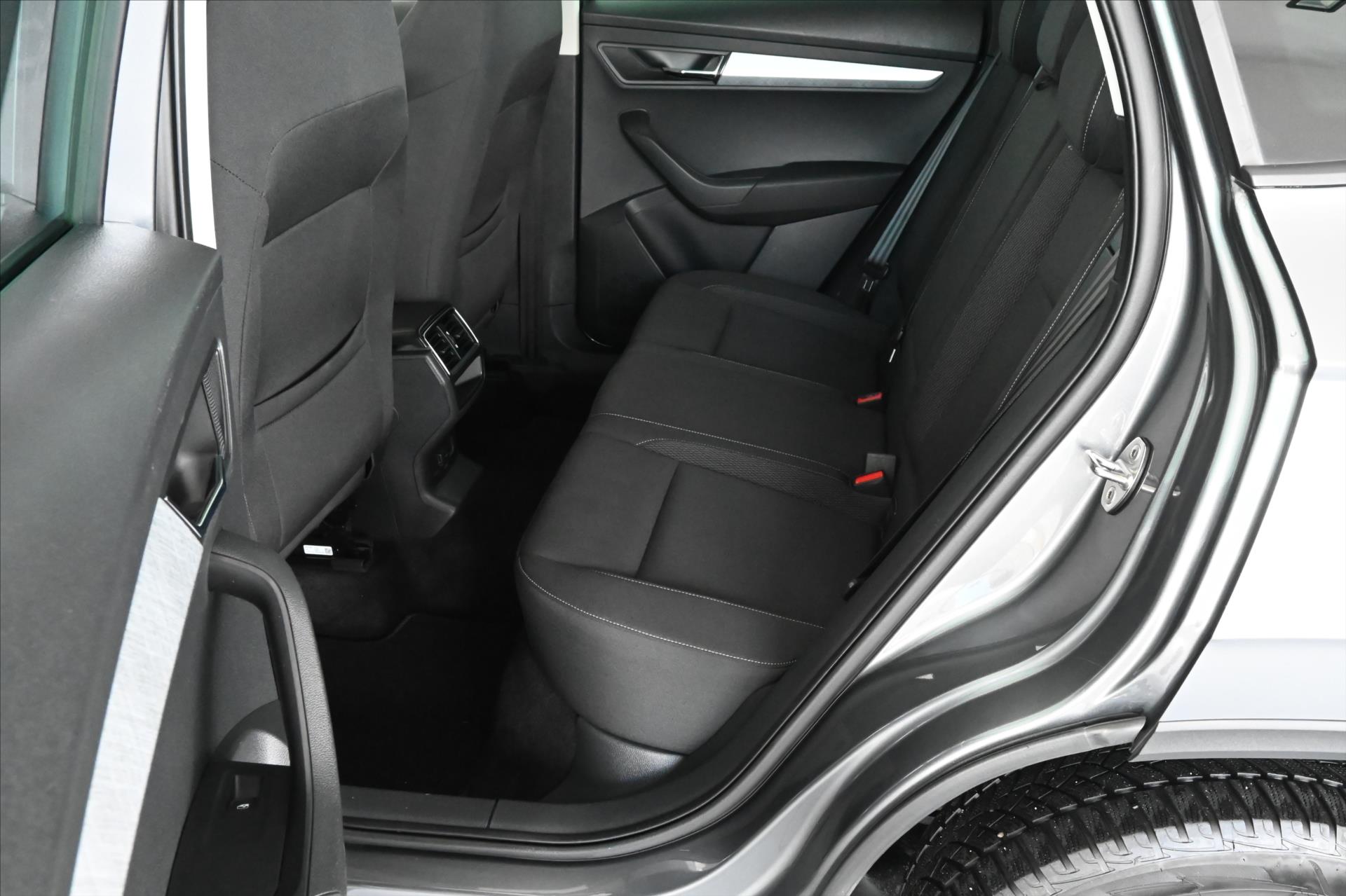 Main photo of the car Skoda Karoq 1.5 TSI 110 kW DSG Ambition Warranty up to 5 years (11)