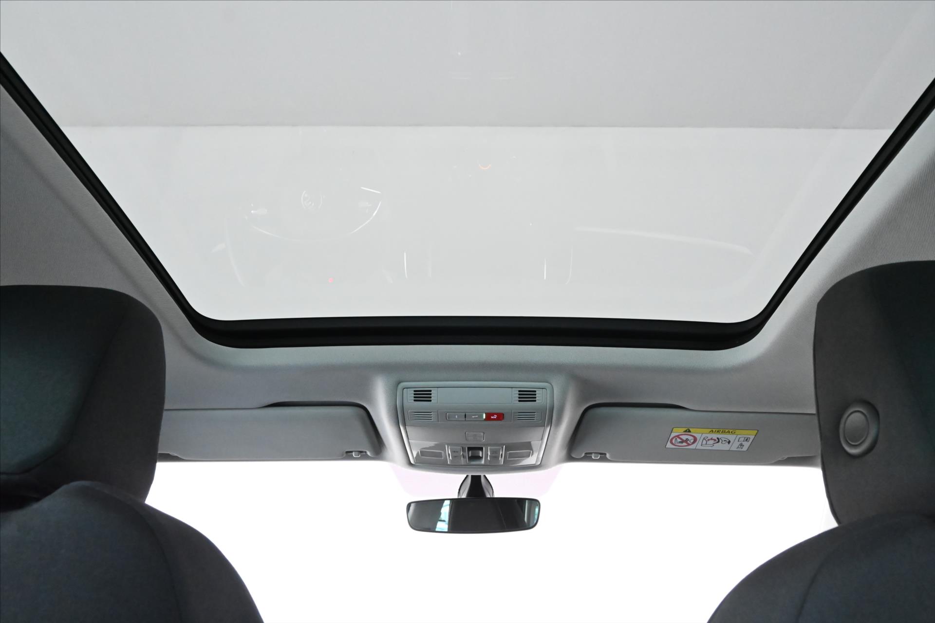 Hlavní fotografie vozu Škoda Karoq 1,5 TSI 110kW DSG AMBITION ZÁRUKA AŽ 5 LET (28)