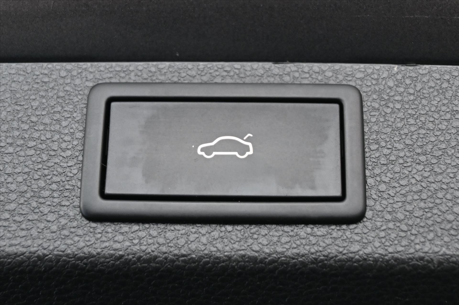 Hlavní fotografie vozu Škoda Karoq 1,5 TSI 110kW DSG AMBITION ZÁRUKA AŽ 5 LET (29)