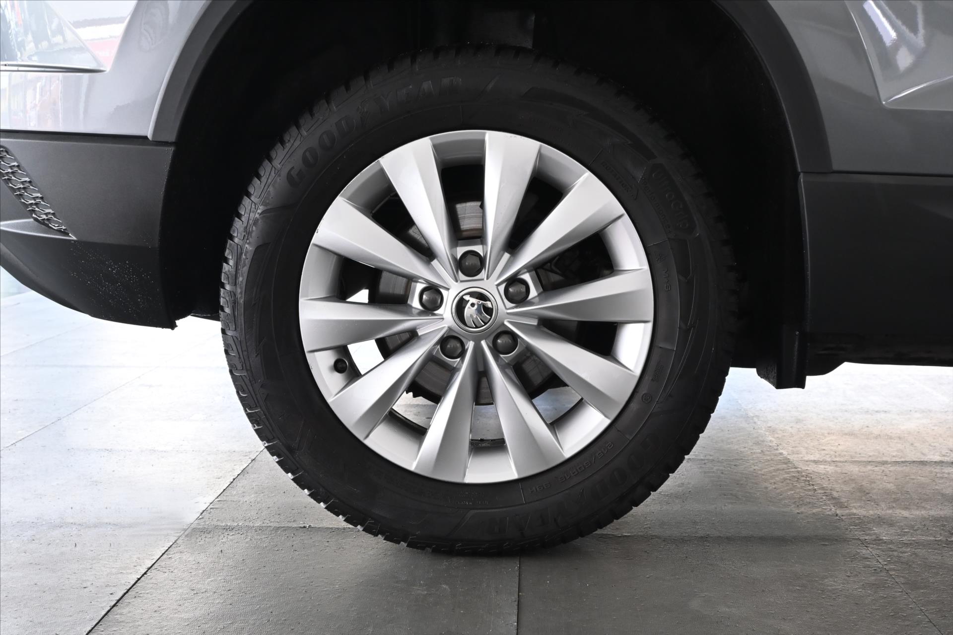 Hlavní fotografie vozu Škoda Karoq 1,5 TSI 110kW DSG AMBITION ZÁRUKA AŽ 5 LET (33)