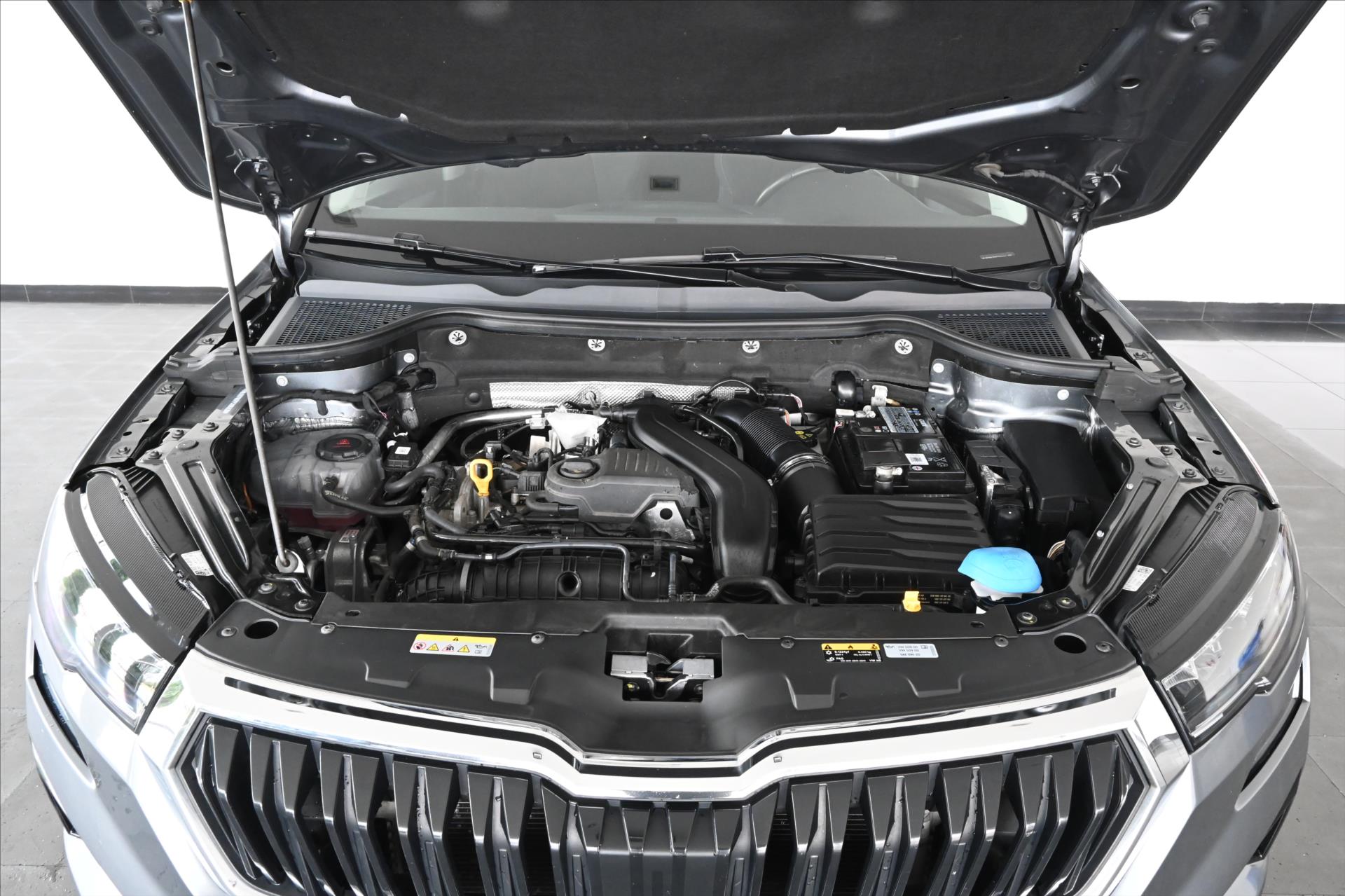 Hlavní fotografie vozu Škoda Karoq 1,5 TSI 110kW DSG AMBITION ZÁRUKA AŽ 5 LET (5)