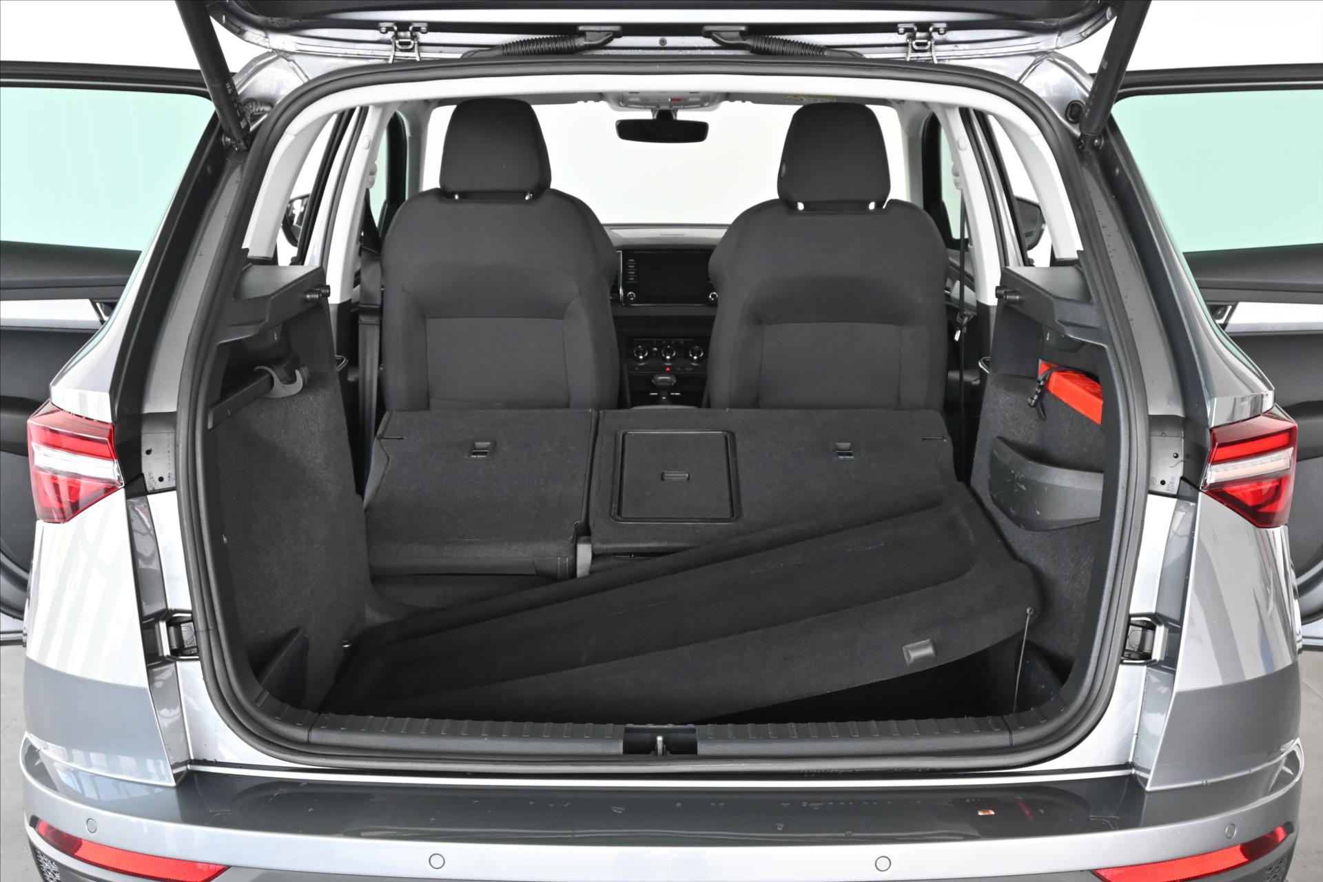 Hlavní fotografie vozu Škoda Karoq 1,5 TSI 110kW DSG AMBITION ZÁRUKA AŽ 5 LET (7)