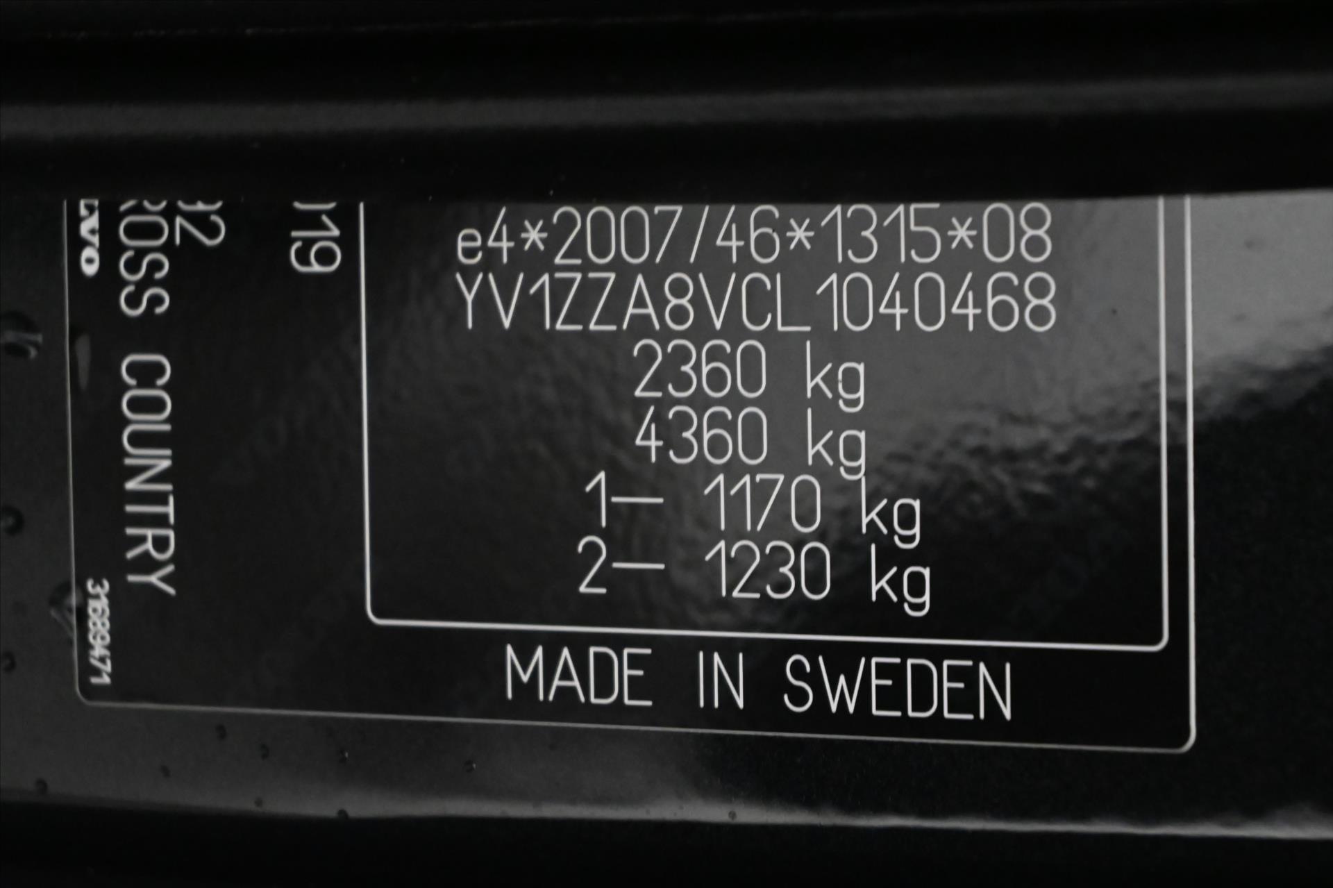 Hlavní fotografie vozu Volvo  2,0 D4 140kW 4x4 AT8 Cross Country Záruka až 5 let (12)