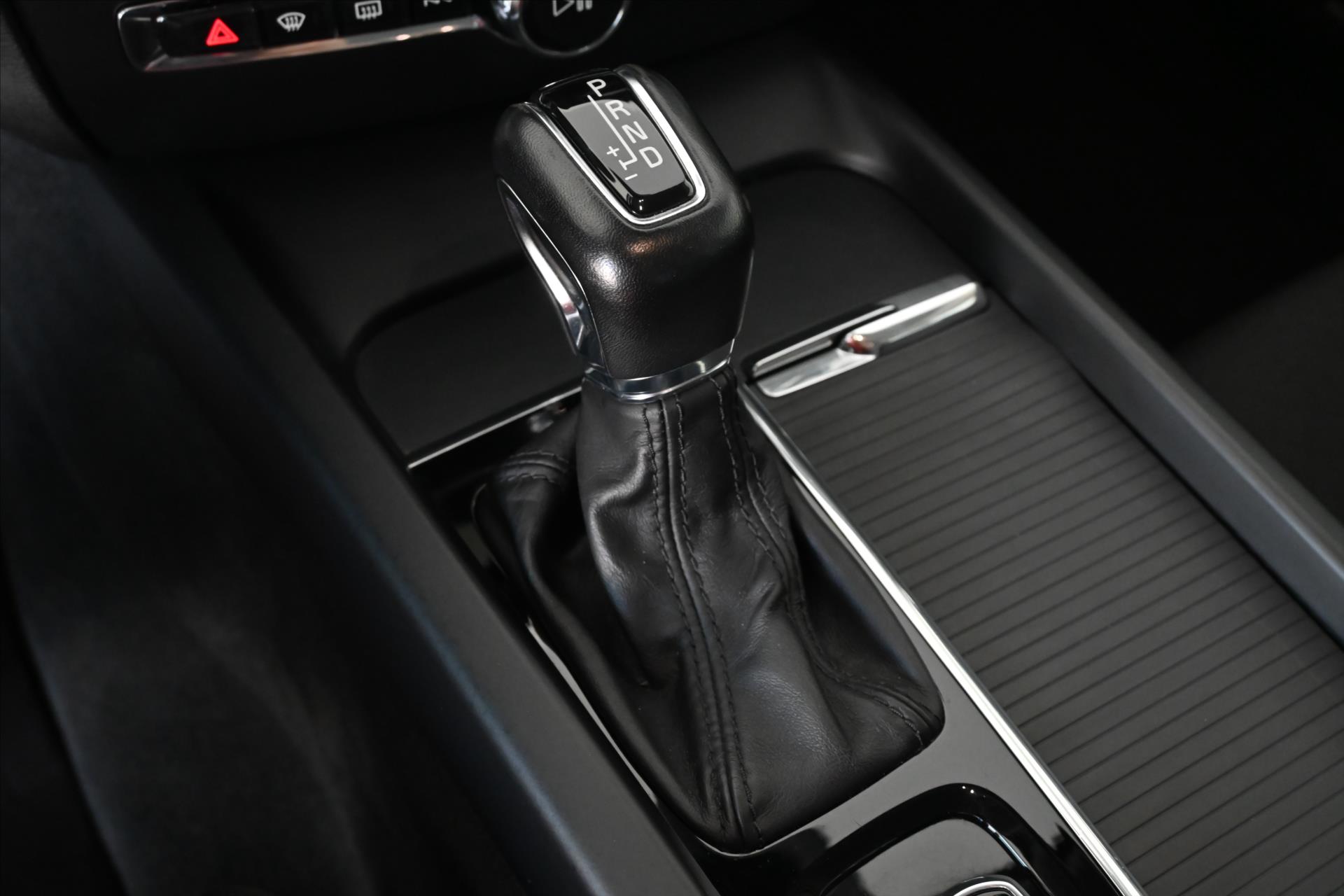 Hlavní fotografie vozu Volvo V60 2,0 D4 140 kW 4x4 AT8 Cross Country Záruka až 5 let (23)