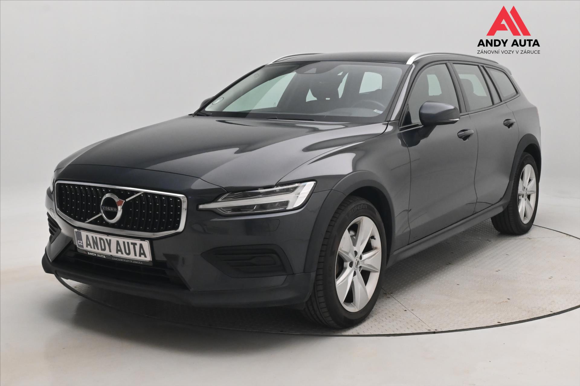 Volvo V60 2,0 D4 140kW 4x4 AT8 Cross Country Záruka až 5 let