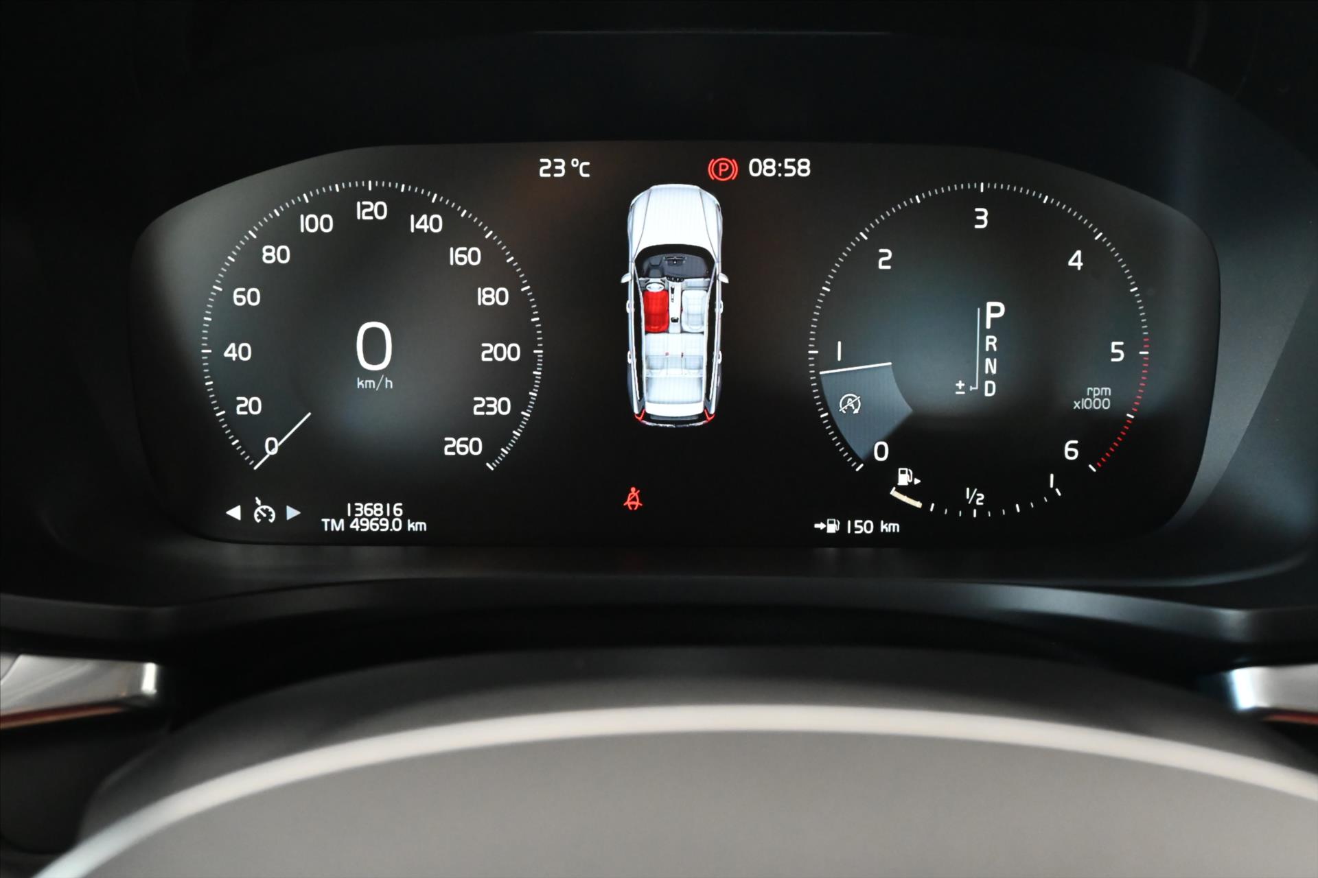 Hlavní fotografie vozu Volvo V60 2,0 D4 140kW 4x4 AT8 Cross Country Záruka až 5 let (13)