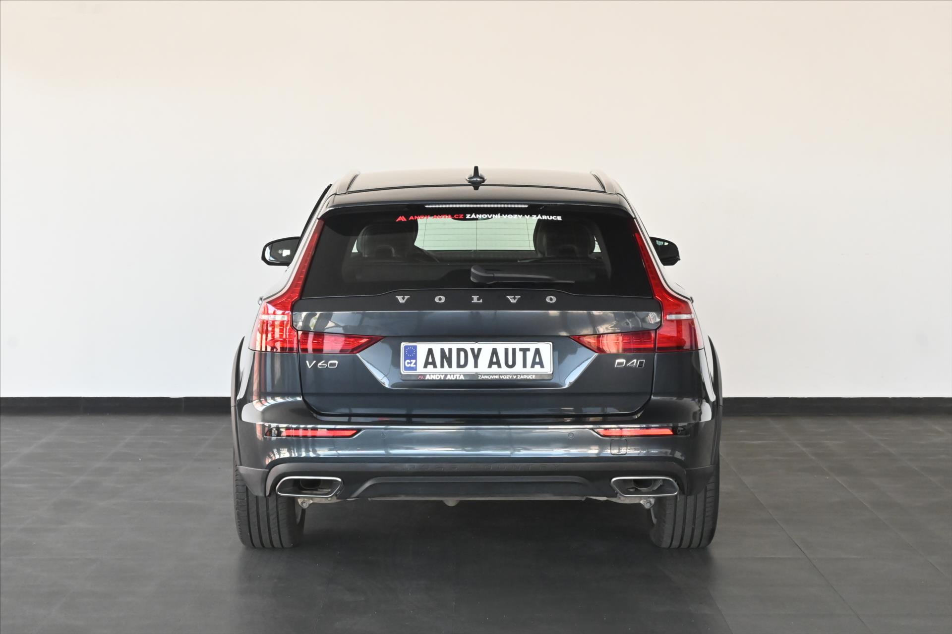 Hlavní fotografie vozu Volvo V60 2,0 D4 140kW 4x4 AT8 Cross Country Záruka až 5 let (4)