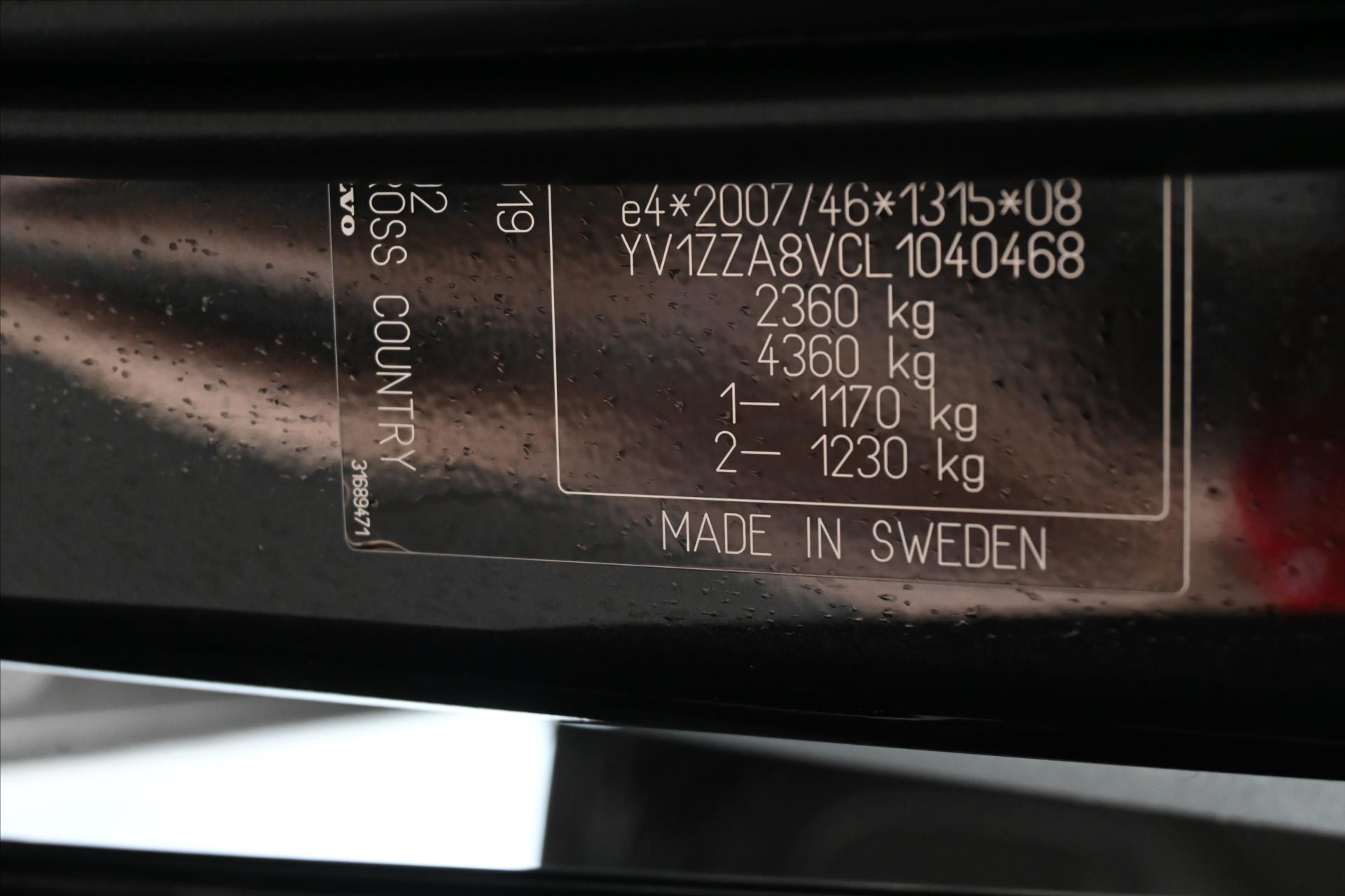 Hlavní fotografie vozu Volvo V60 2,0 D4 140kW 4x4 AT8 Cross Country Záruka až 5 let (8)