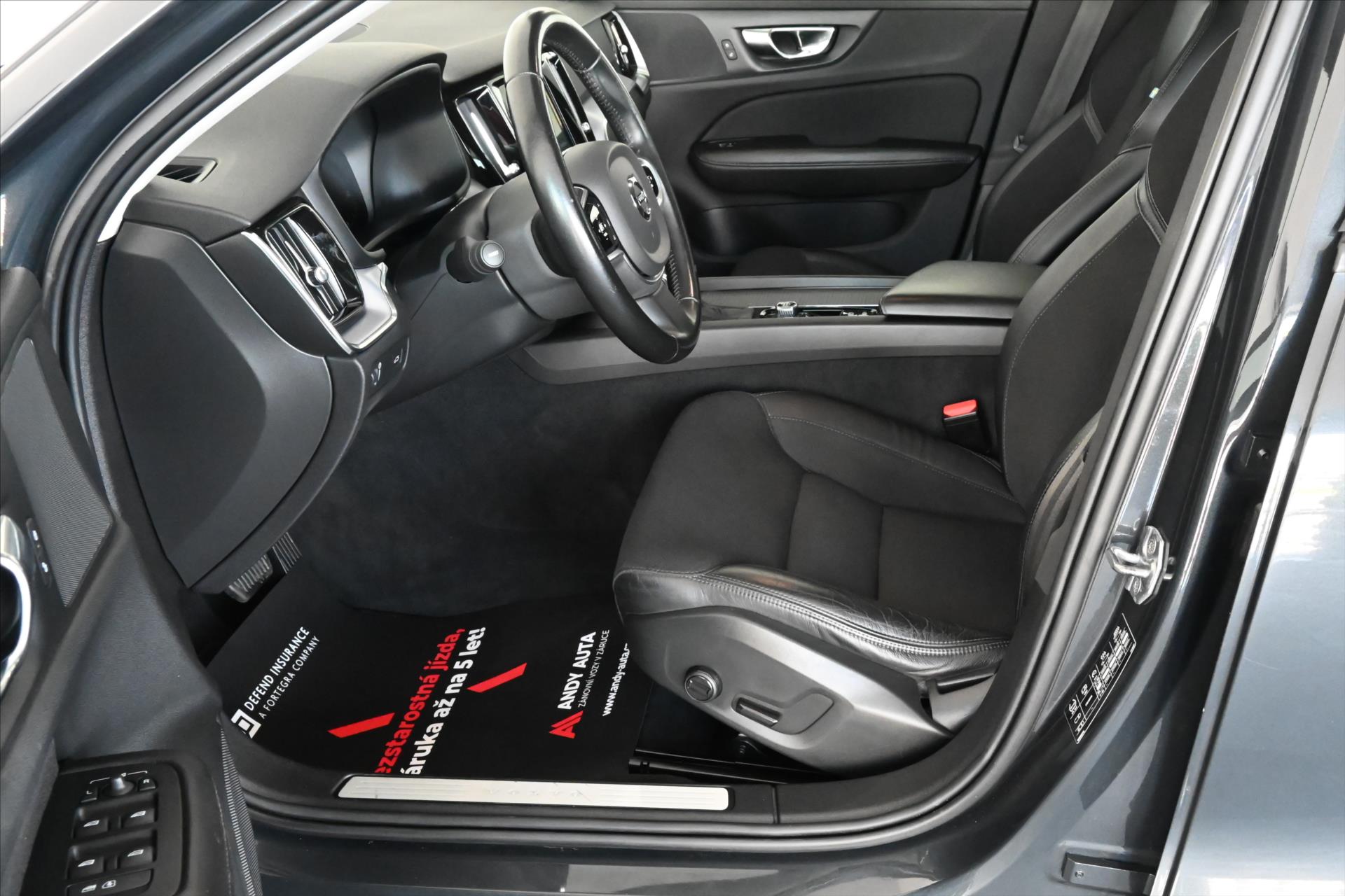 Hlavní fotografie vozu Volvo V60 2,0 D4 140kW 4x4 AT8 Cross Country Záruka až 5 let (9)