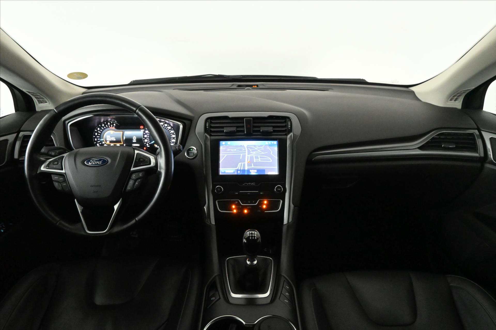 Hlavní fotografie vozu Ford Mondeo 2,0 EcoBlue 110 kW Titanium Záruka až 5 let (12)