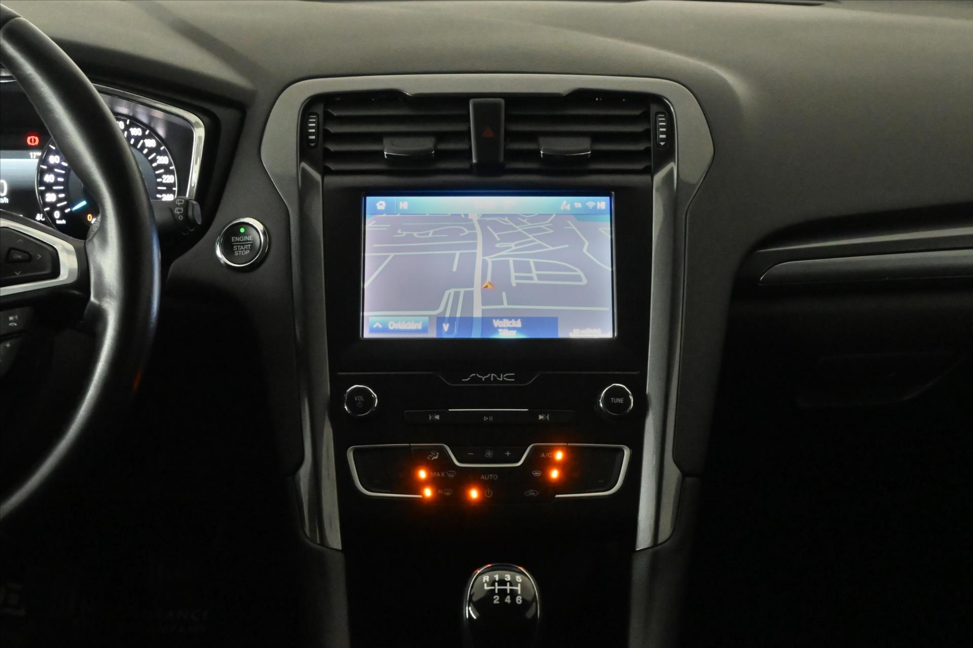 Hlavní fotografie vozu Ford Mondeo 2,0 EcoBlue 110 kW Titanium Záruka až 5 let (13)