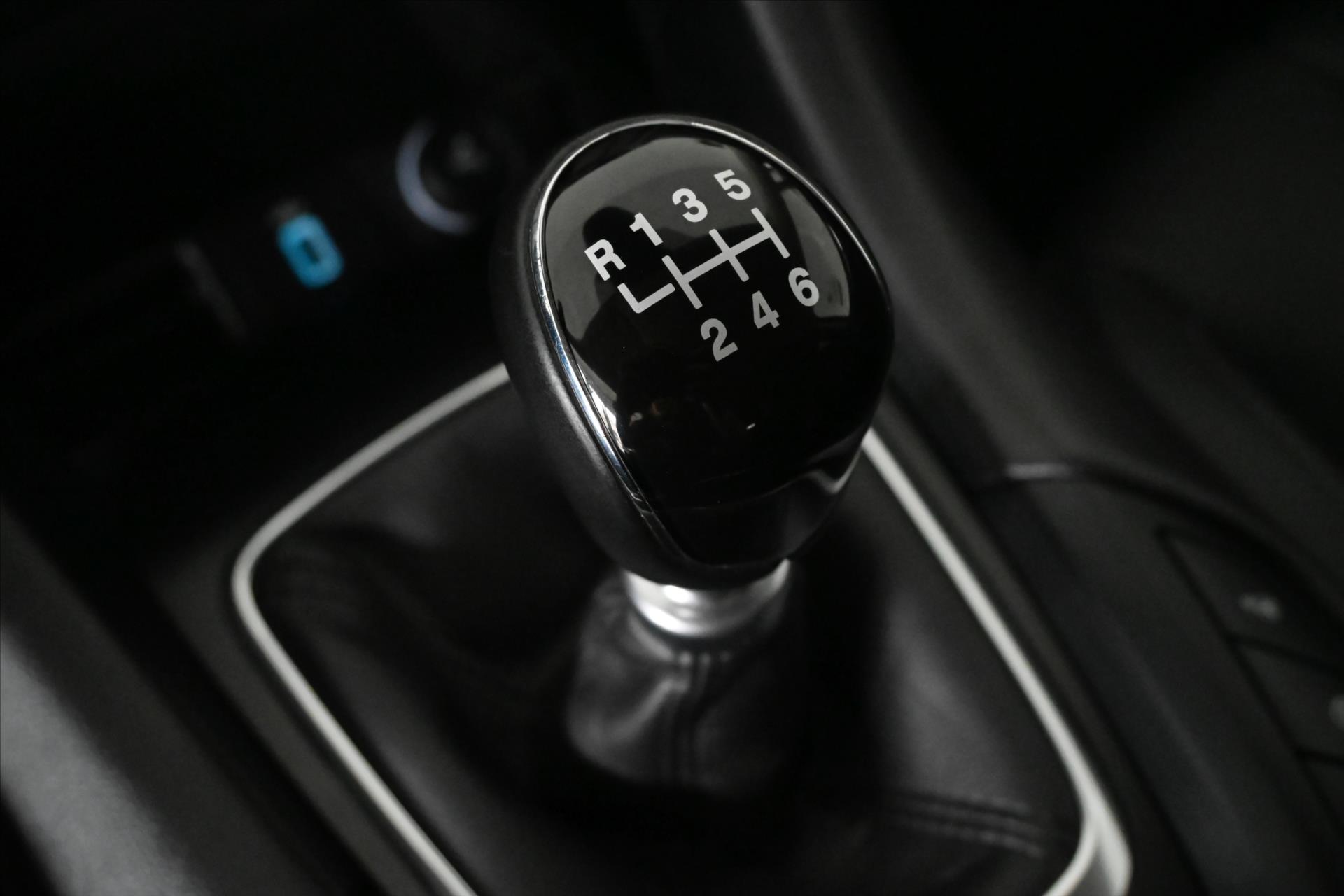 Hlavní fotografie vozu Ford Mondeo 2,0 EcoBlue 110 kW Titanium Záruka až 5 let (23)