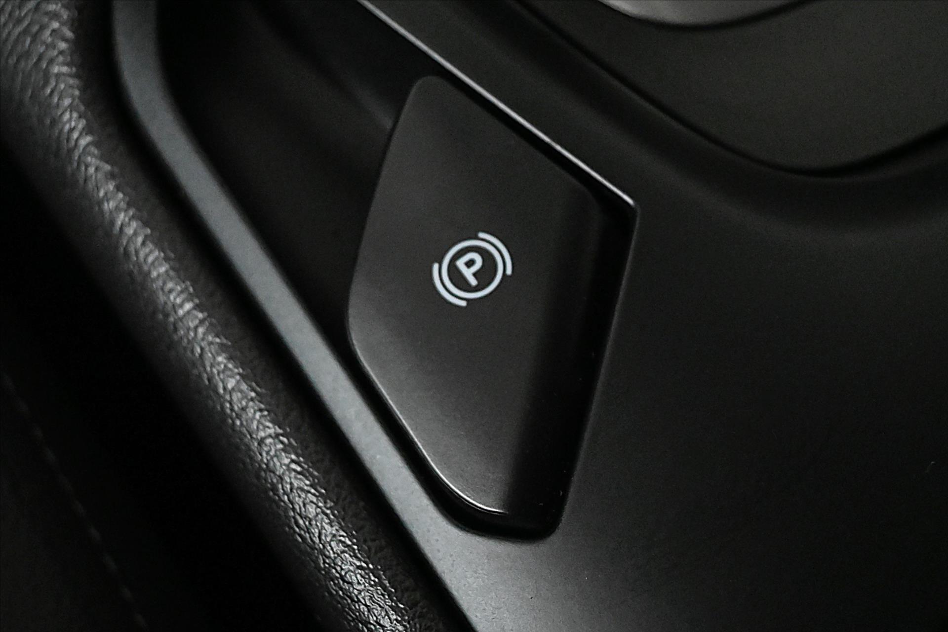 Hlavní fotografie vozu Ford Mondeo 2,0 EcoBlue 110 kW Titanium Záruka až 5 let (24)