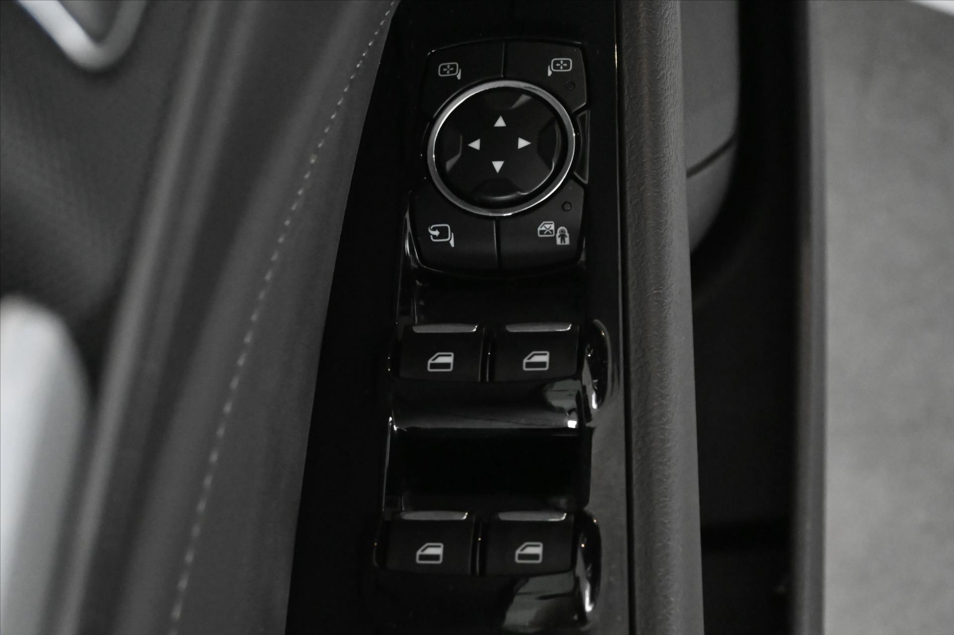 Hlavní fotografie vozu Ford Mondeo 2,0 EcoBlue 110 kW Titanium Záruka až 5 let (26)