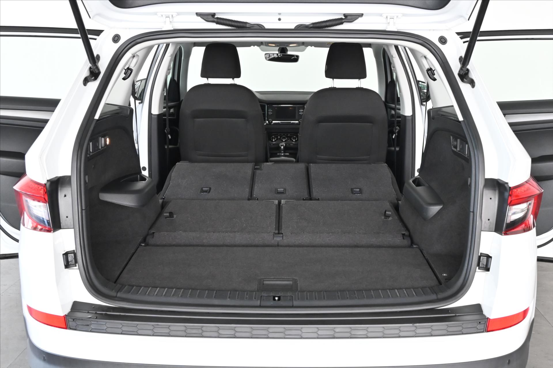 Hlavní fotografie vozu Škoda Kodiaq 1,5 TSI 110kW 7MÍST AMBITION Záruka až 5 let (8)