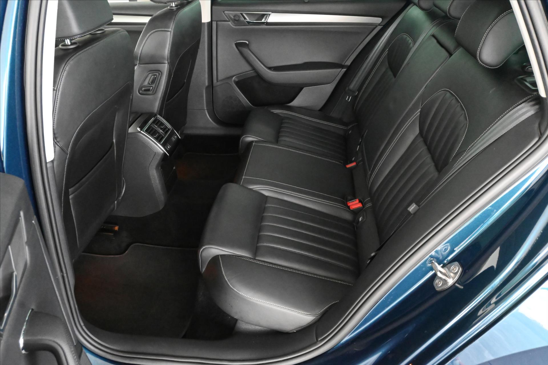 Hlavní fotografie vozu Škoda Superb 2,0 TDI 110 kW Style Záruka až 5 let (11)