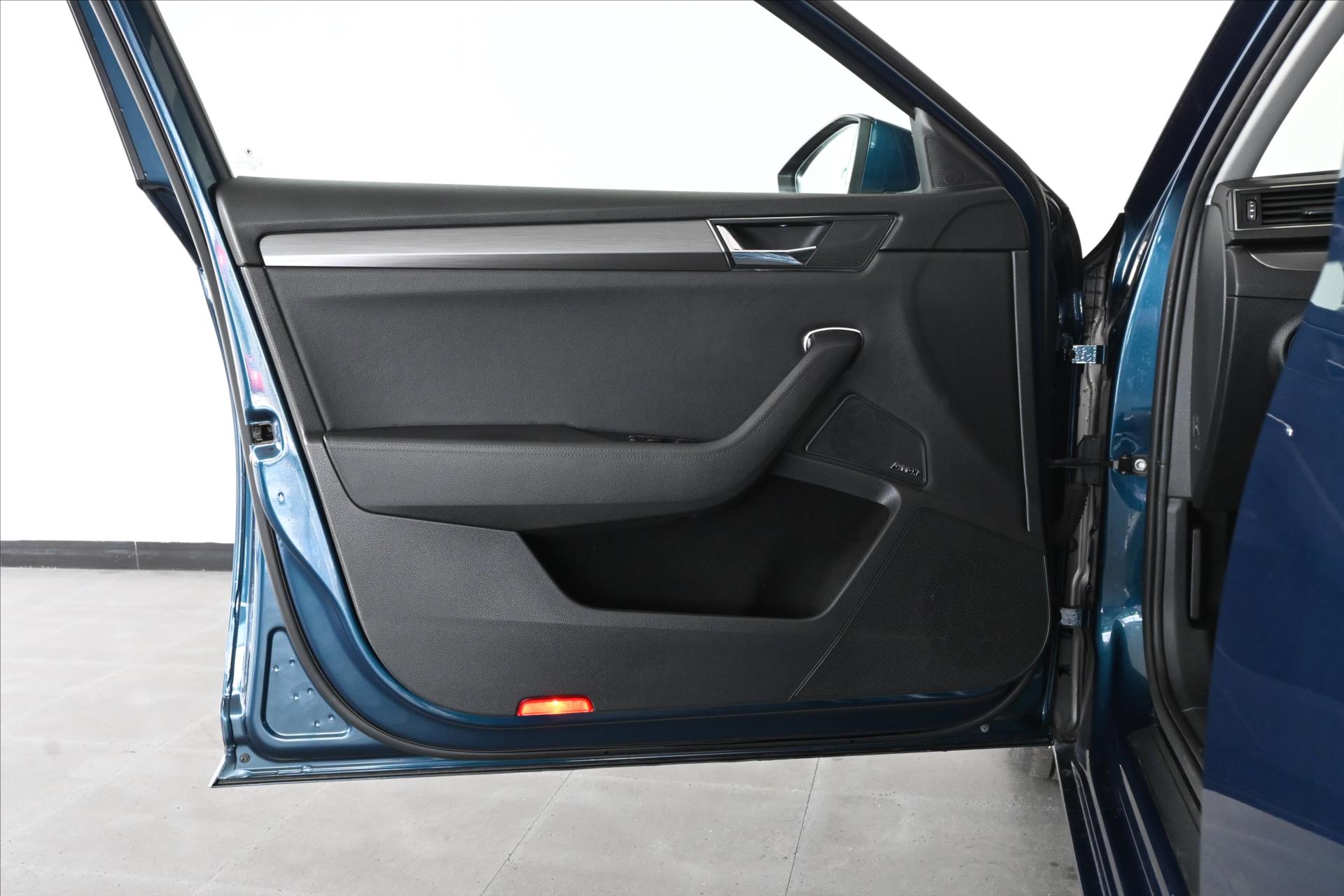 Hlavní fotografie vozu Škoda Superb 2,0 TDi 110kW Style Záruka až 5 let (25)