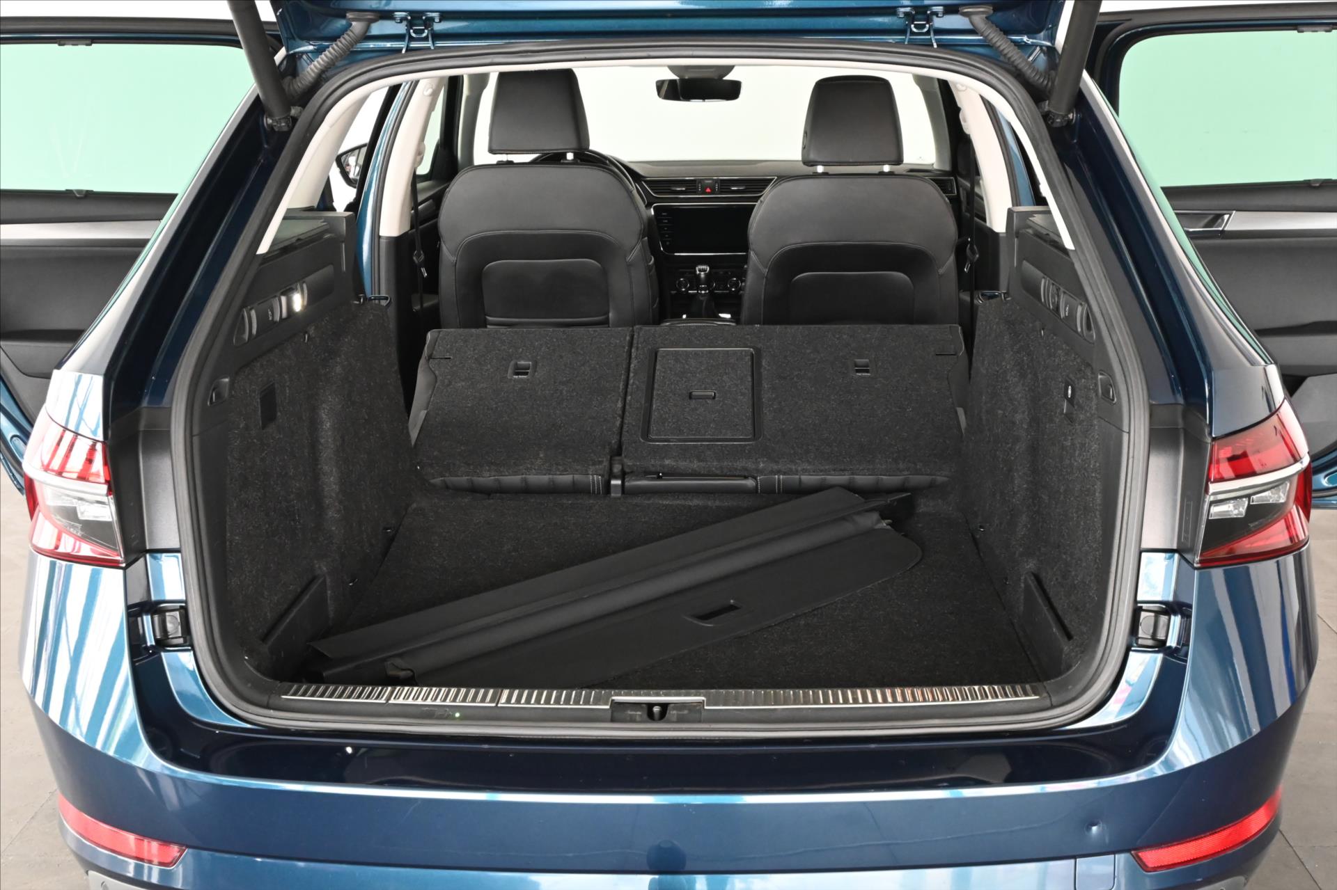 Hlavní fotografie vozu Škoda Superb 2,0 TDi 110kW Style Záruka až 5 let (7)