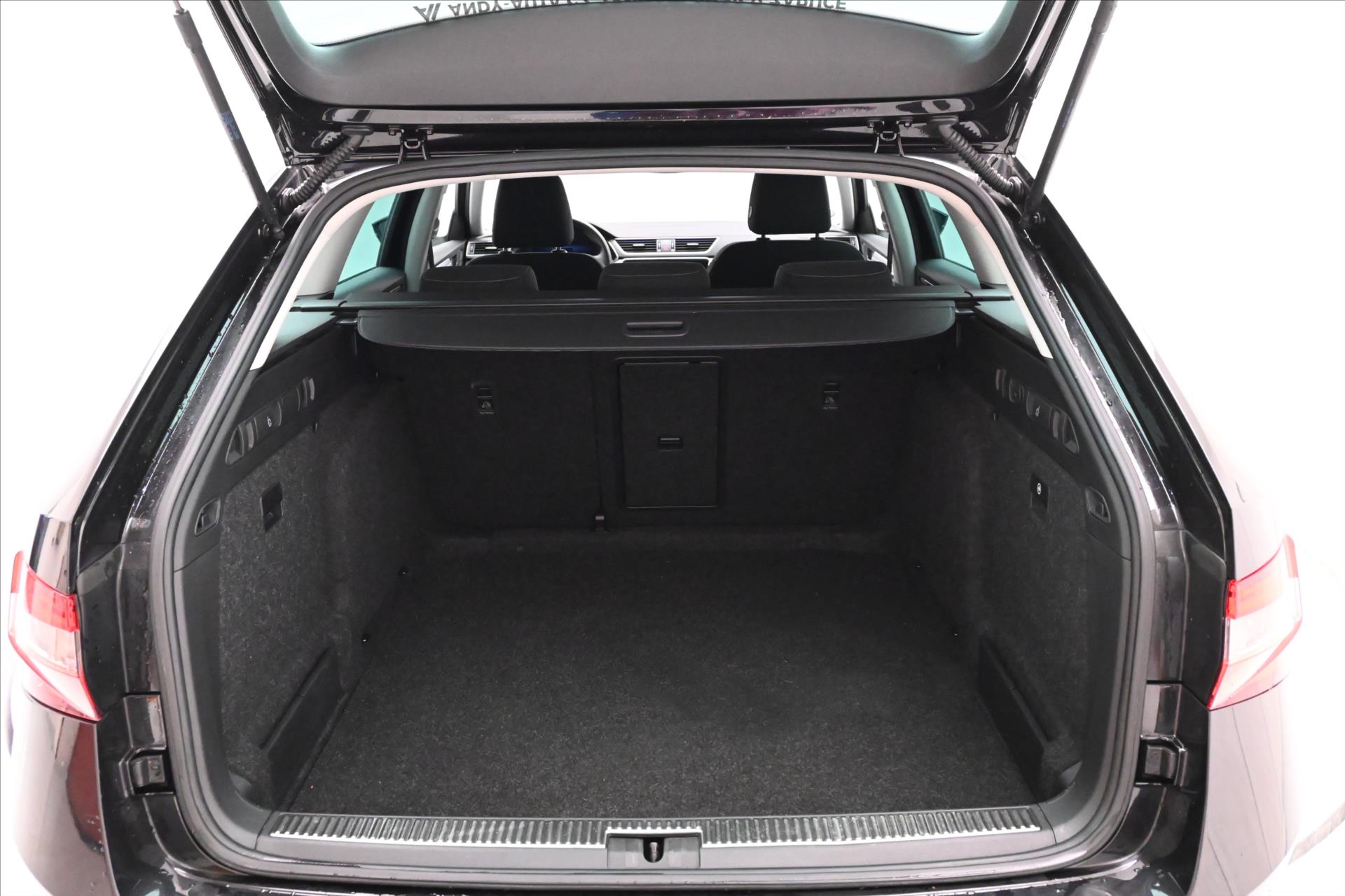 Main photo of the car Skoda Superb 2.0 TDI 110 kW DSG Clever Warranty up to 5 years (10)