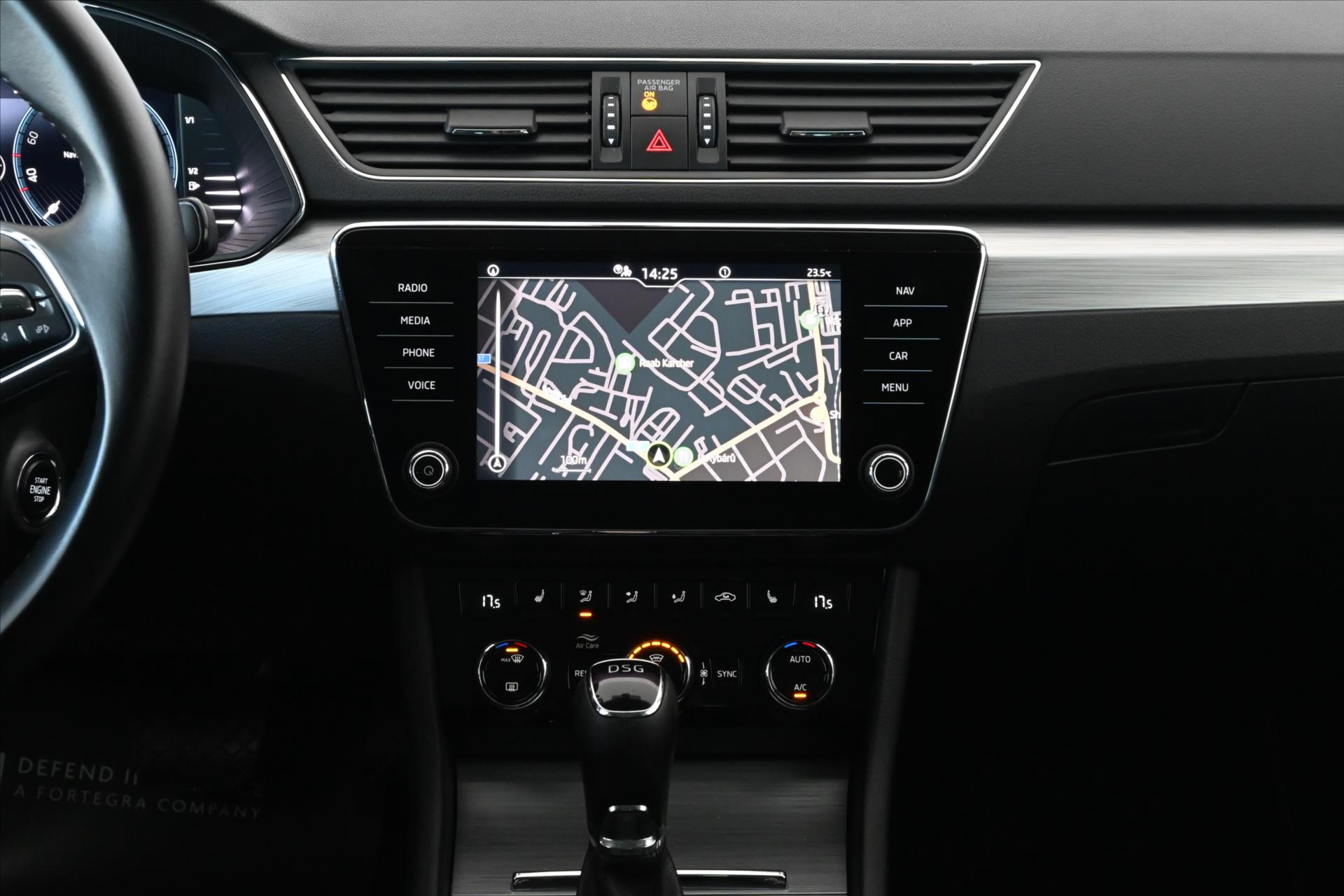 Hlavní fotografie vozu Škoda Superb 2,0 TDi 110kW DSG CLEVER Záruka až 5 let (12)