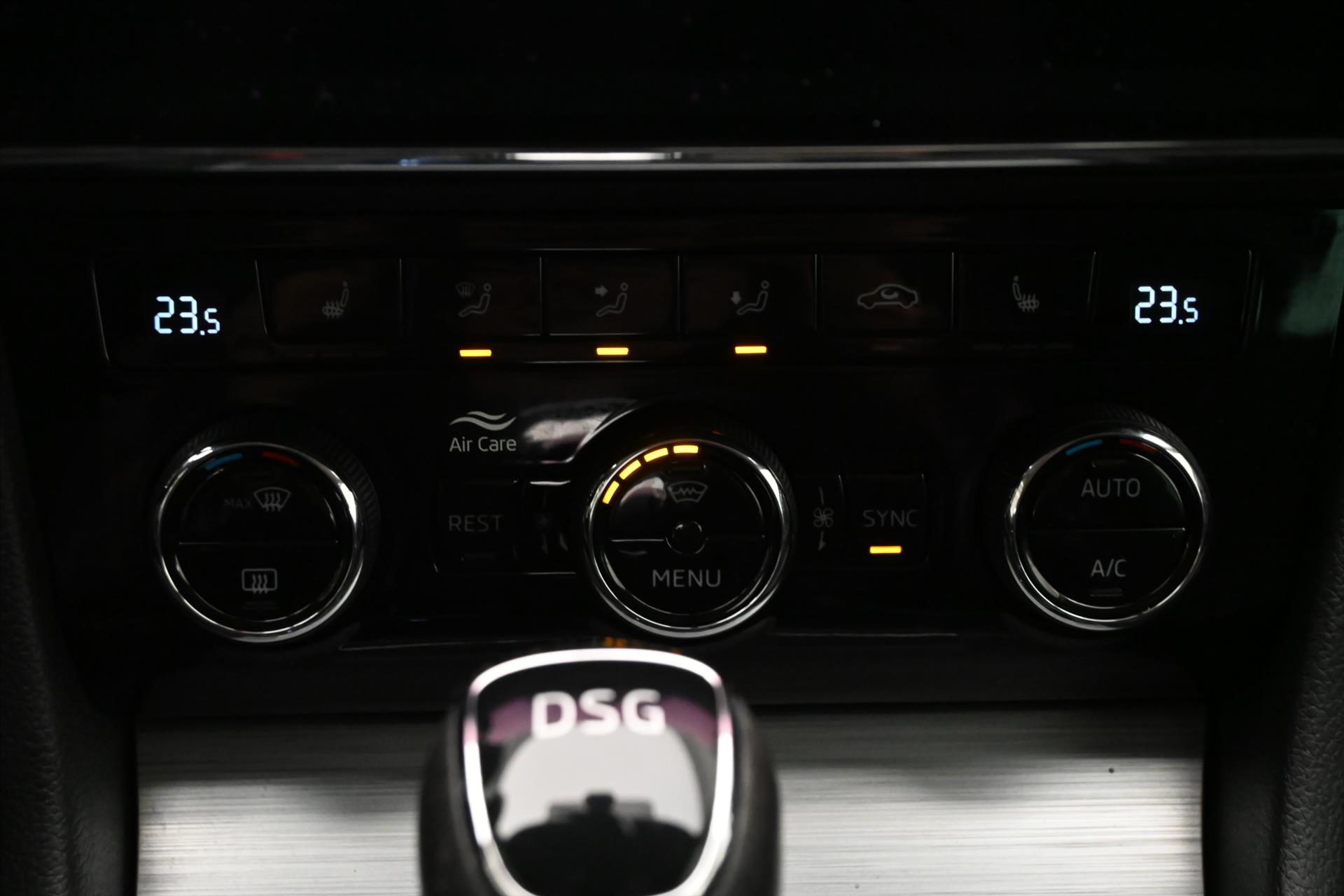 Main photo of the car Skoda Superb 2.0 TDi 110kW DSG CLEVER Warranty up to 5 years (20)