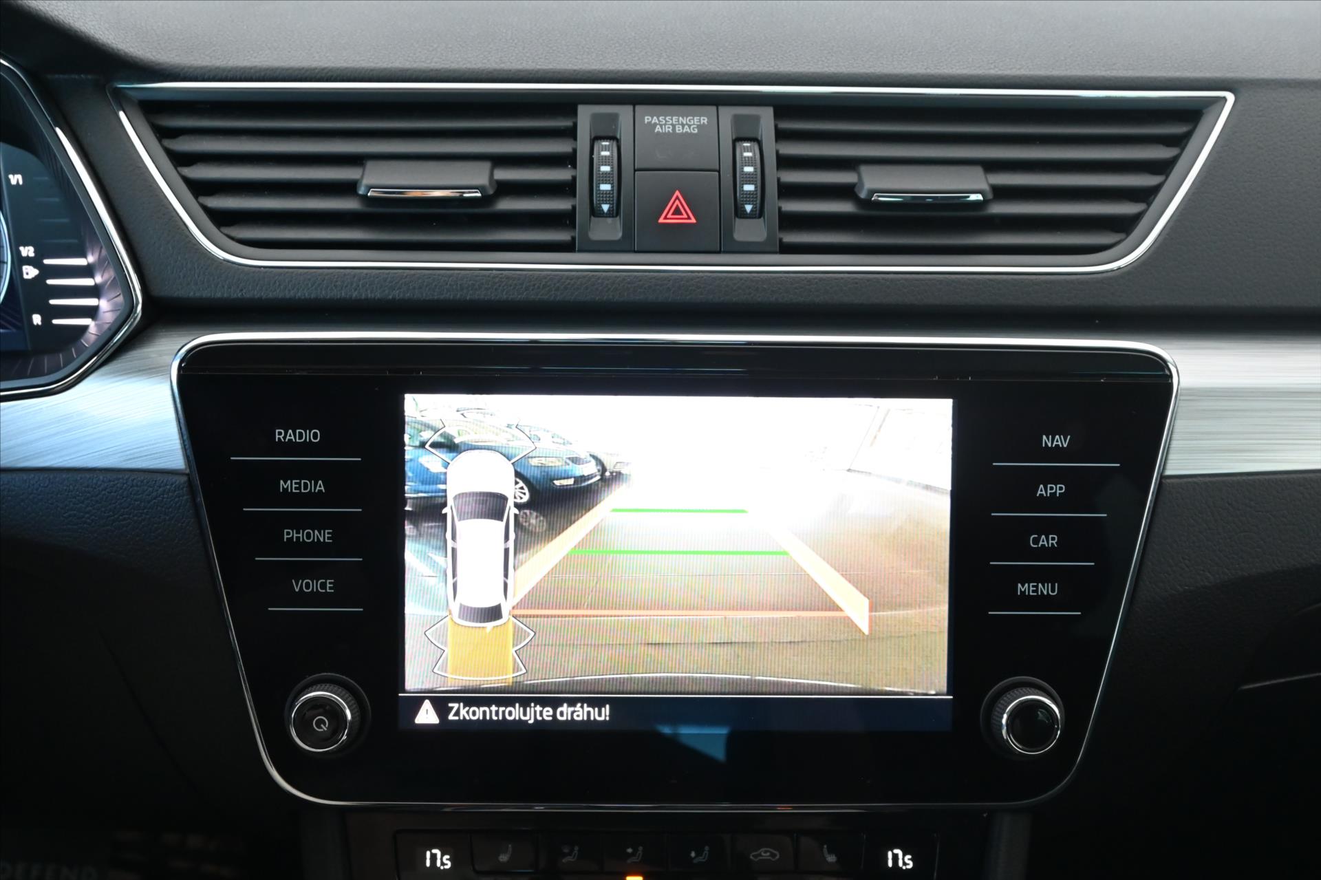 Hlavní fotografie vozu Škoda Superb 2,0 TDi 110kW DSG CLEVER Záruka až 5 let (21)