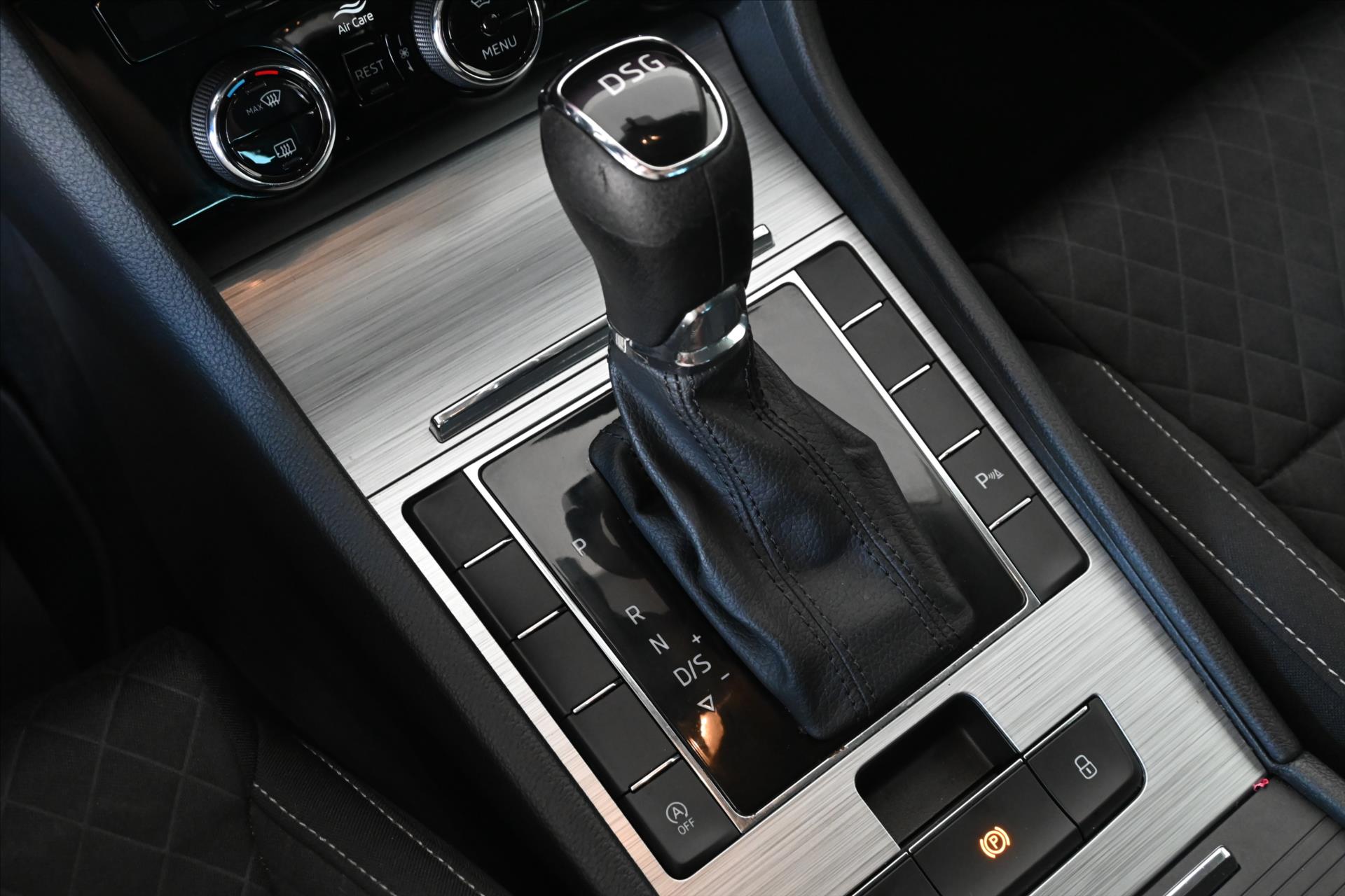 Hlavní fotografie vozu Škoda Superb 2,0 TDi 110kW DSG CLEVER Záruka až 5 let (23)