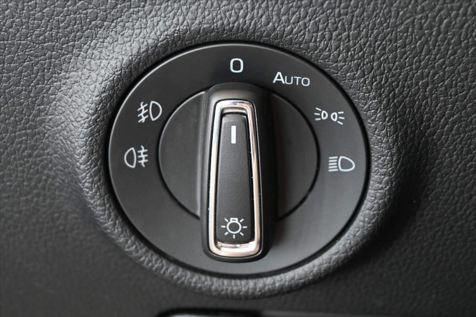 Hlavní fotografie vozu Škoda Superb 2,0 TDi 110kW DSG CLEVER Záruka až 5 let (27)