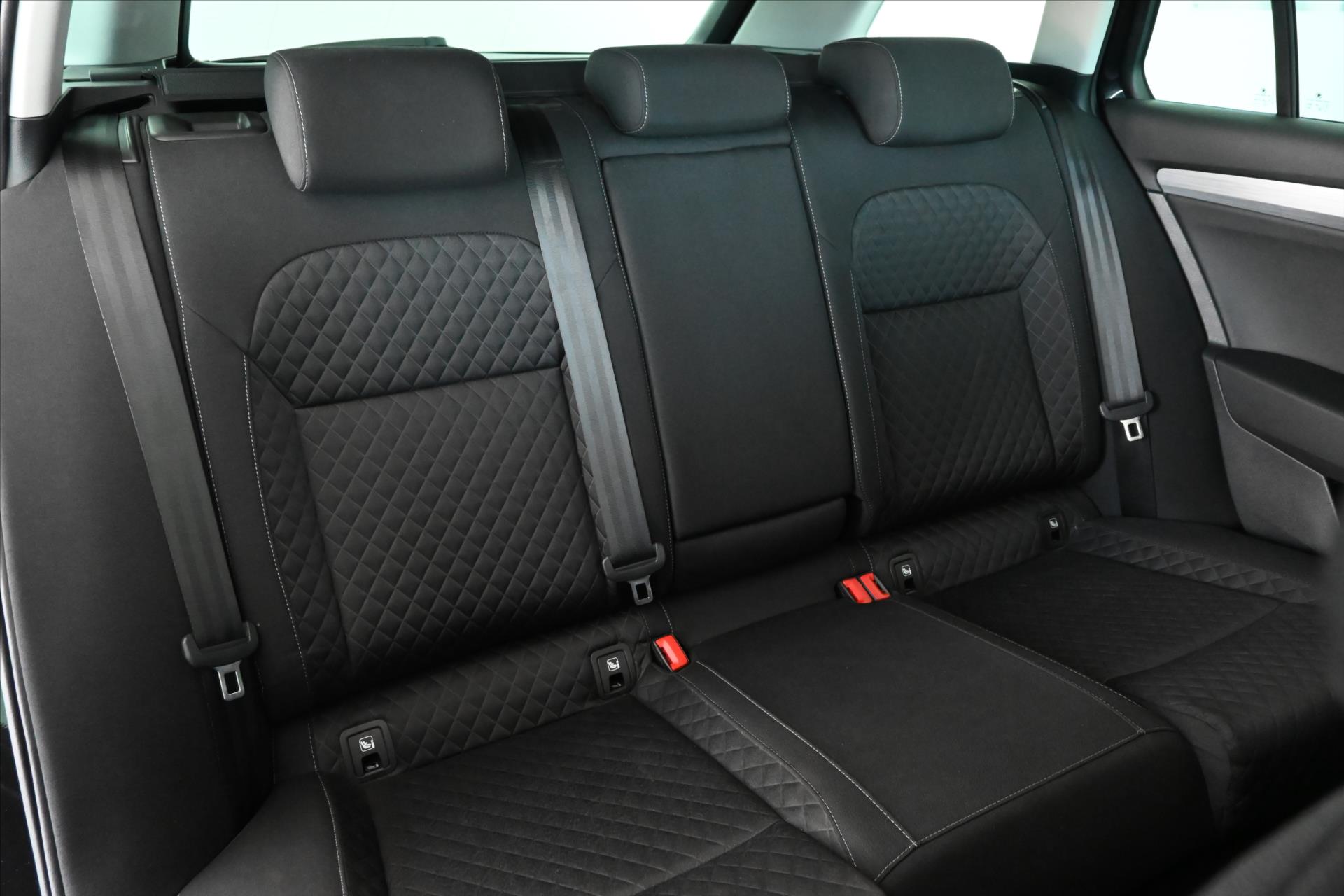 Hlavní fotografie vozu Škoda Superb 2,0 TDi 110kW DSG CLEVER Záruka až 5 let (28)