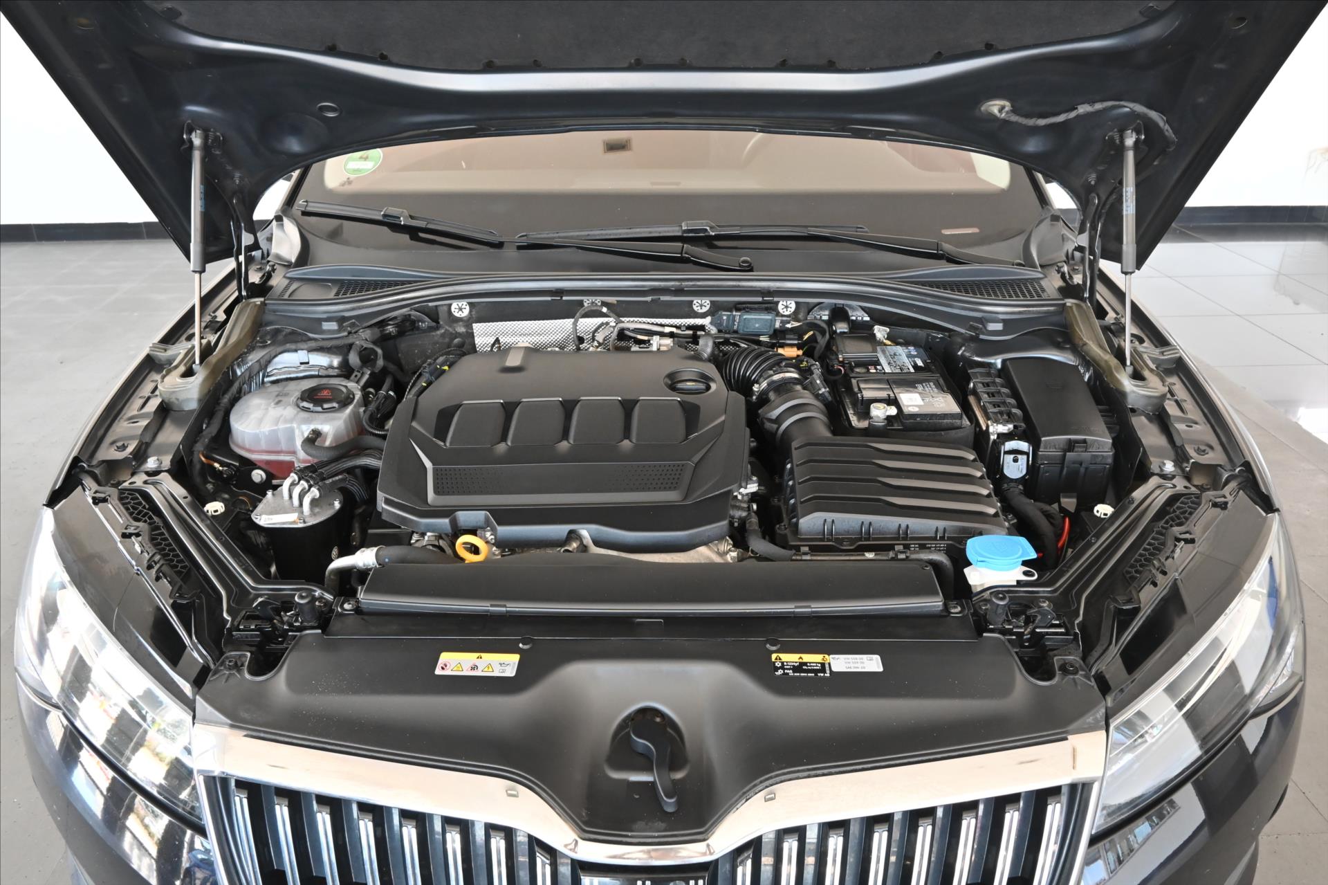 Hlavní fotografie vozu Škoda Superb 2,0 TDi 110kW DSG CLEVER Záruka až 5 let (5)