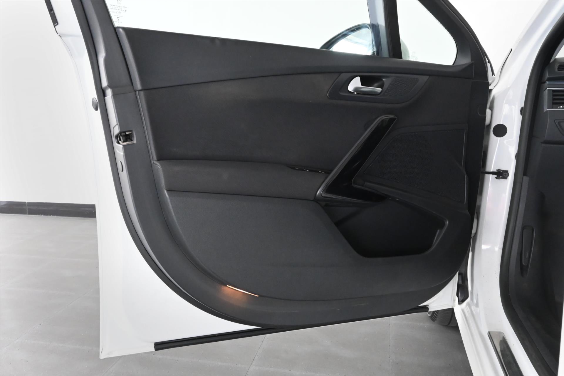 Main photo of the car Peugeot 508 2.0 SW HDi 120 kW AT6 Panorama Warranty (23)