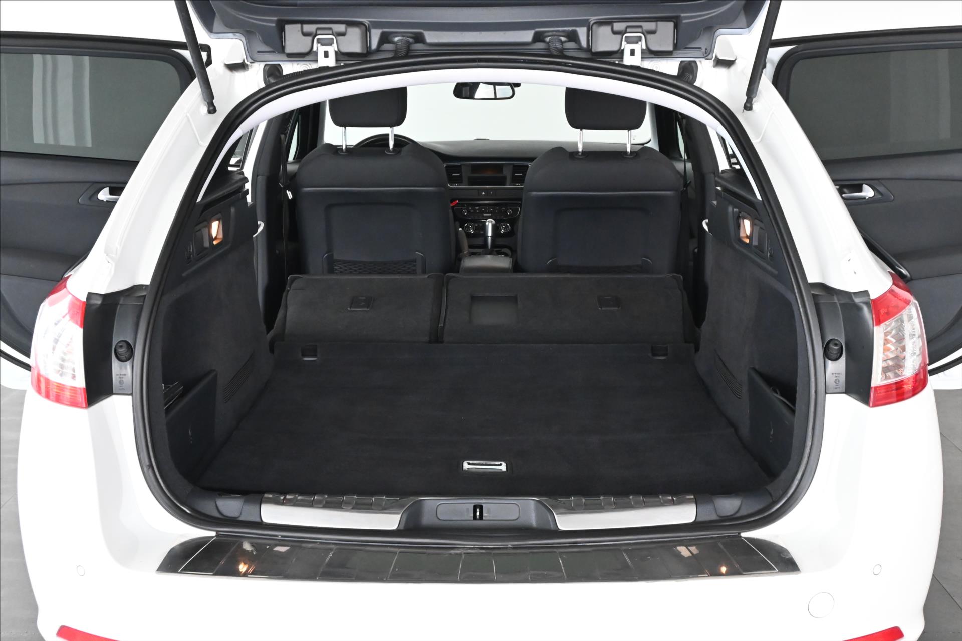 Main photo of the car Peugeot 508 2.0 SW HDi 120 kW AT6 Panorama Warranty (8)