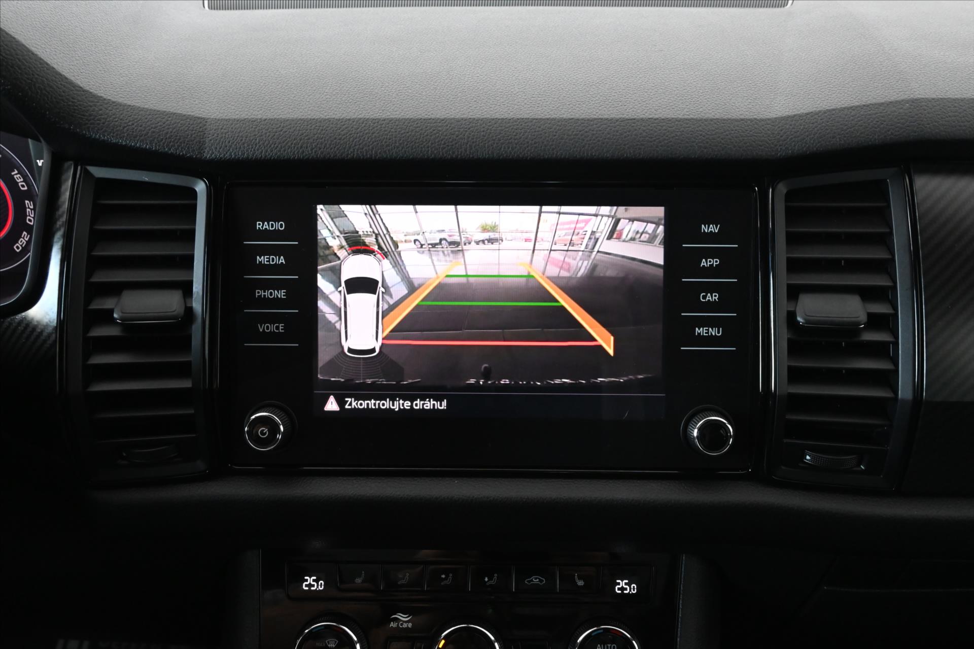 Hlavní fotografie vozu Škoda Kodiaq 1,5 TSI 110 kW DSG Sportline Záruka až 5 let (26)