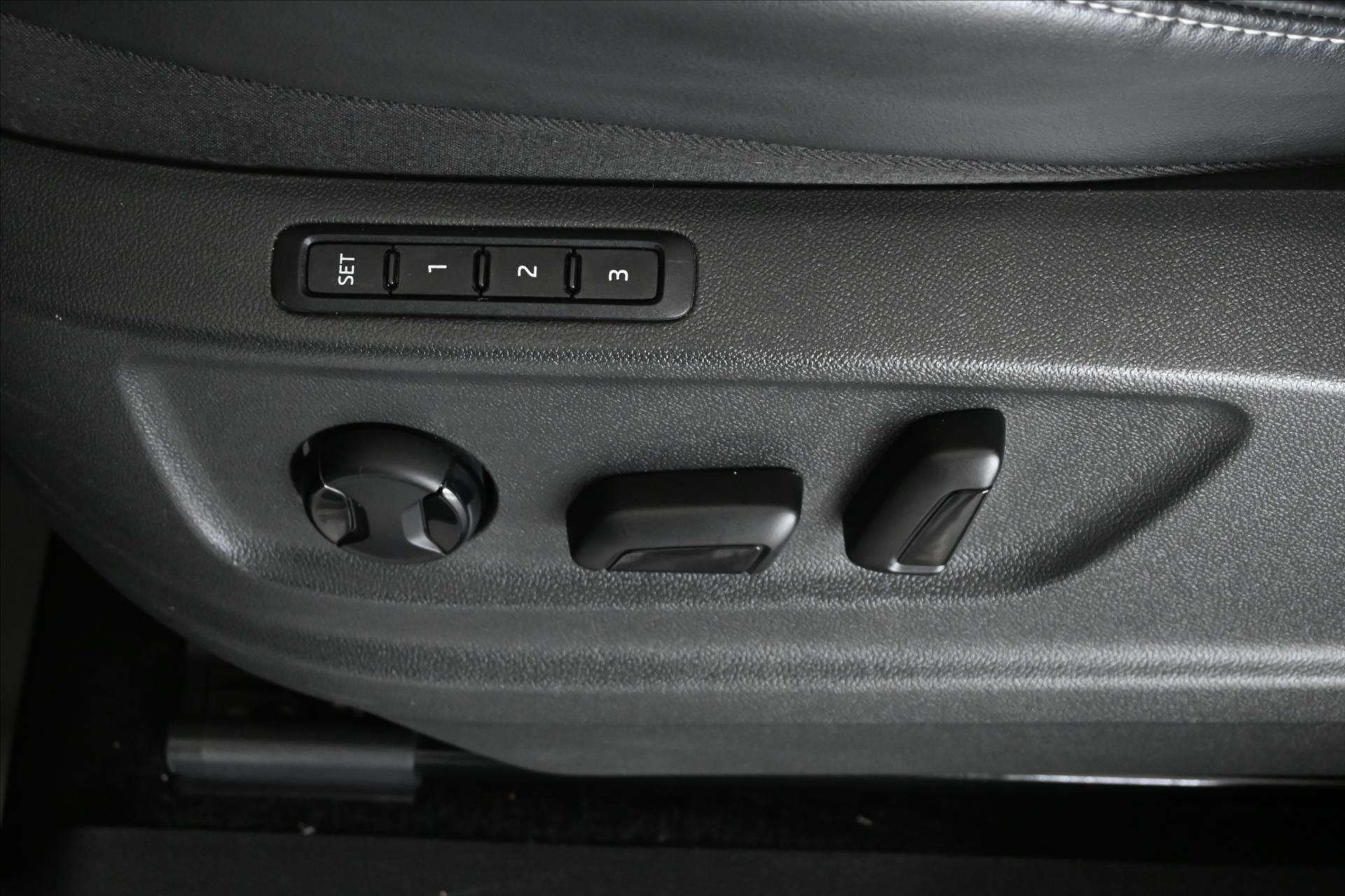 Hlavní fotografie vozu Škoda Kodiaq 1,5 TSI 110 kW DSG Sportline Záruka až 5 let (35)