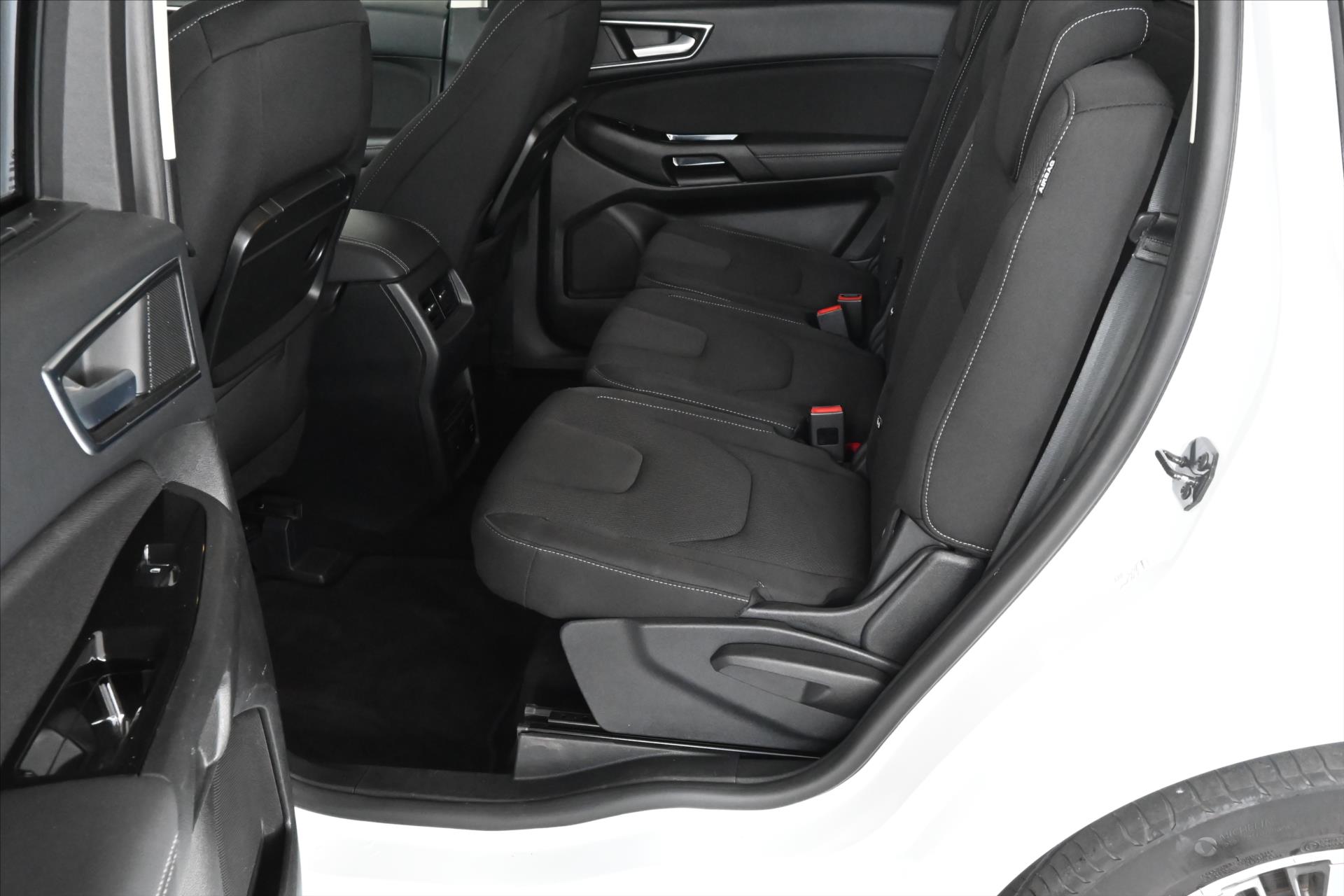 Hlavní fotografie vozu Ford S-MAX 2,0 EcoBlue 140 kW AT8 Titanium Záruka až 5 let (11)