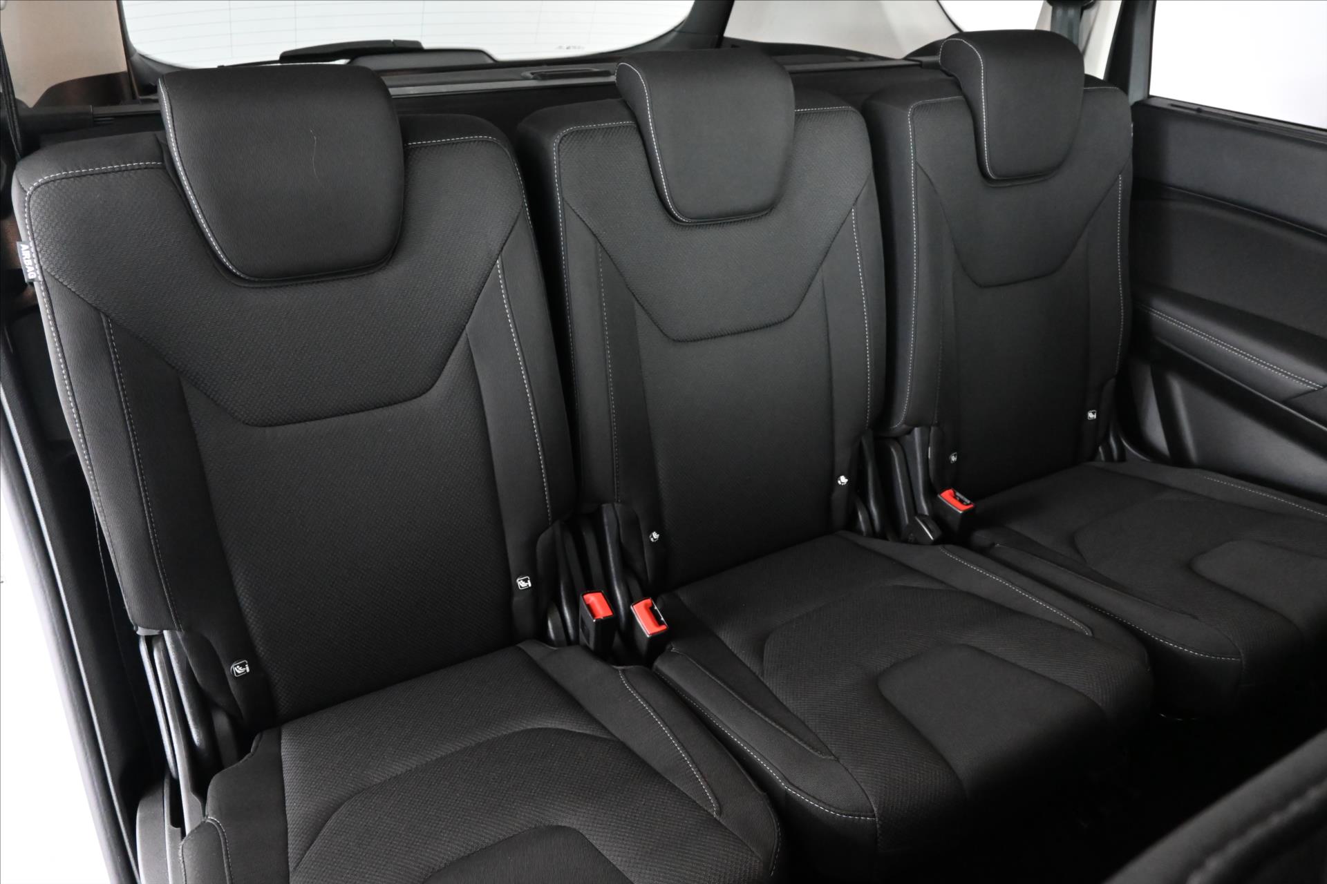 Hlavní fotografie vozu Ford S-MAX 2,0 EcoBlue 140 kW AT8 Titanium Záruka až 5 let (28)